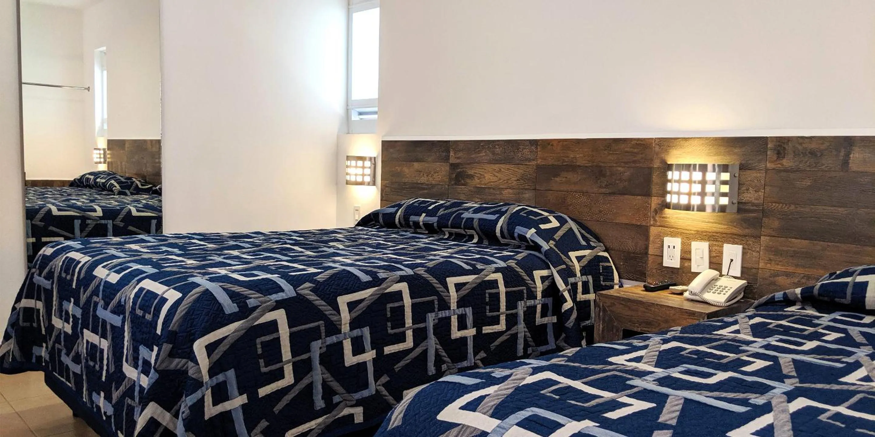 Bedroom, Bed in Opportunity León