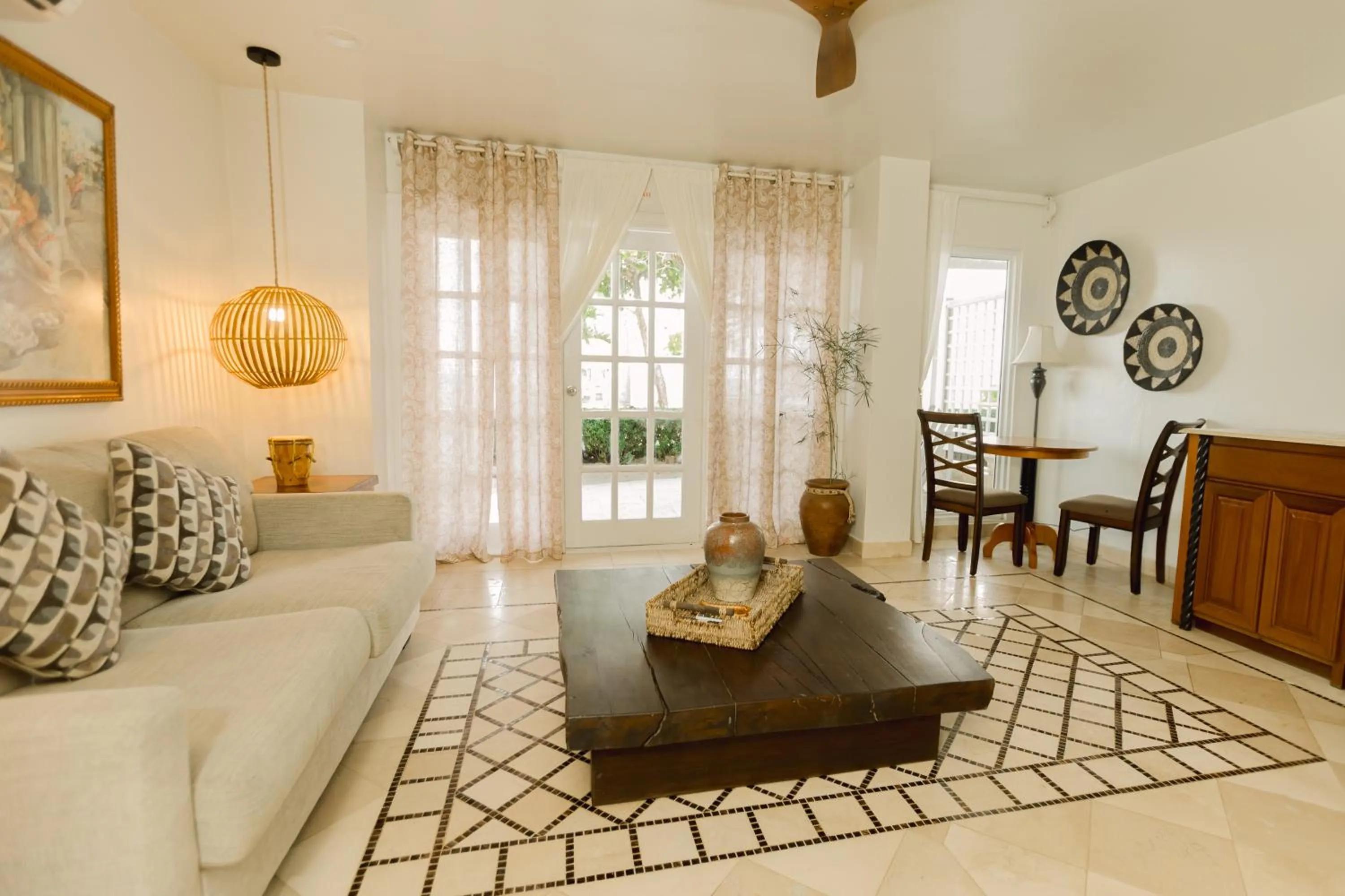 Living room in Almond Beach Resort at Jaguar Reef