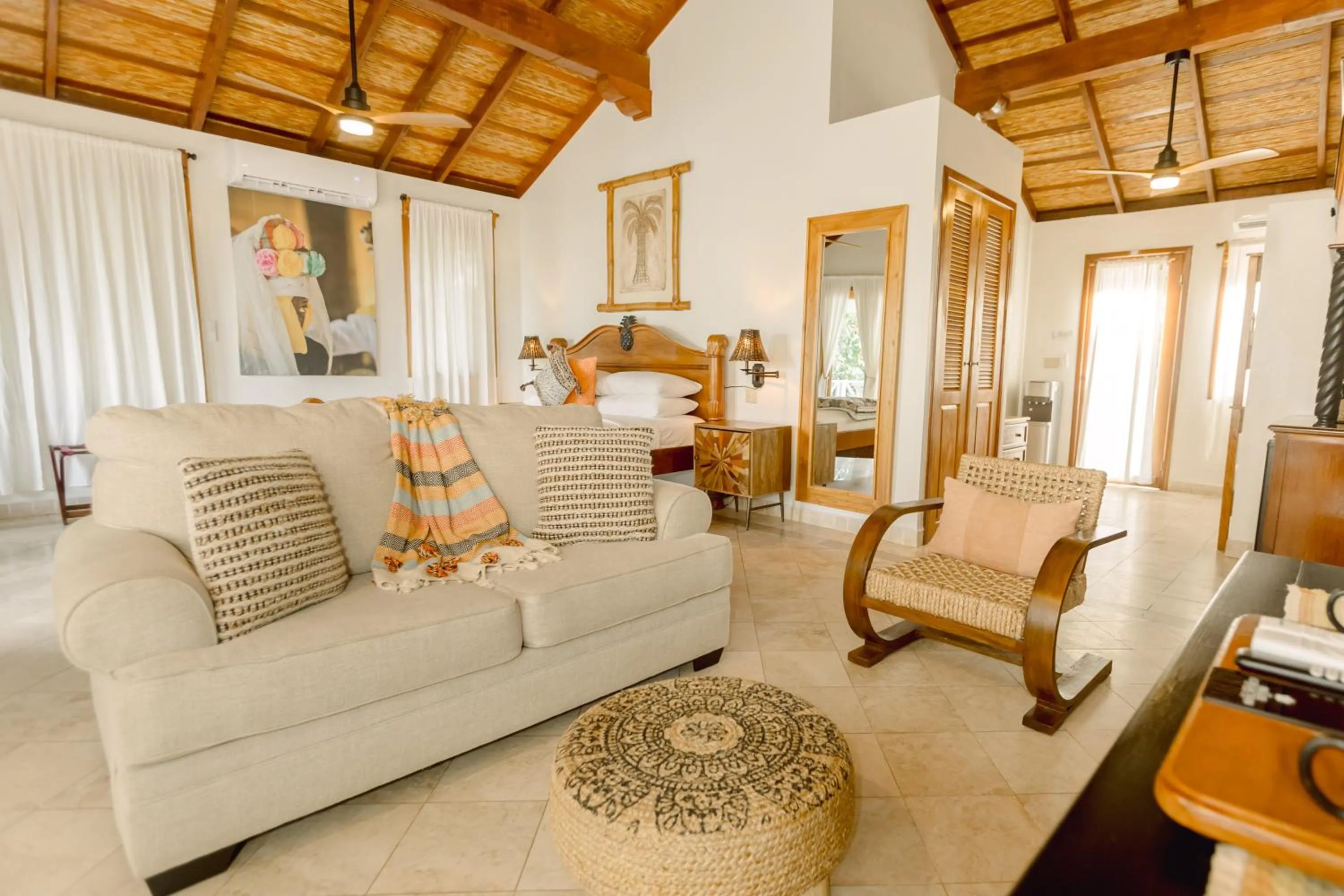 Living room in Almond Beach Resort at Jaguar Reef