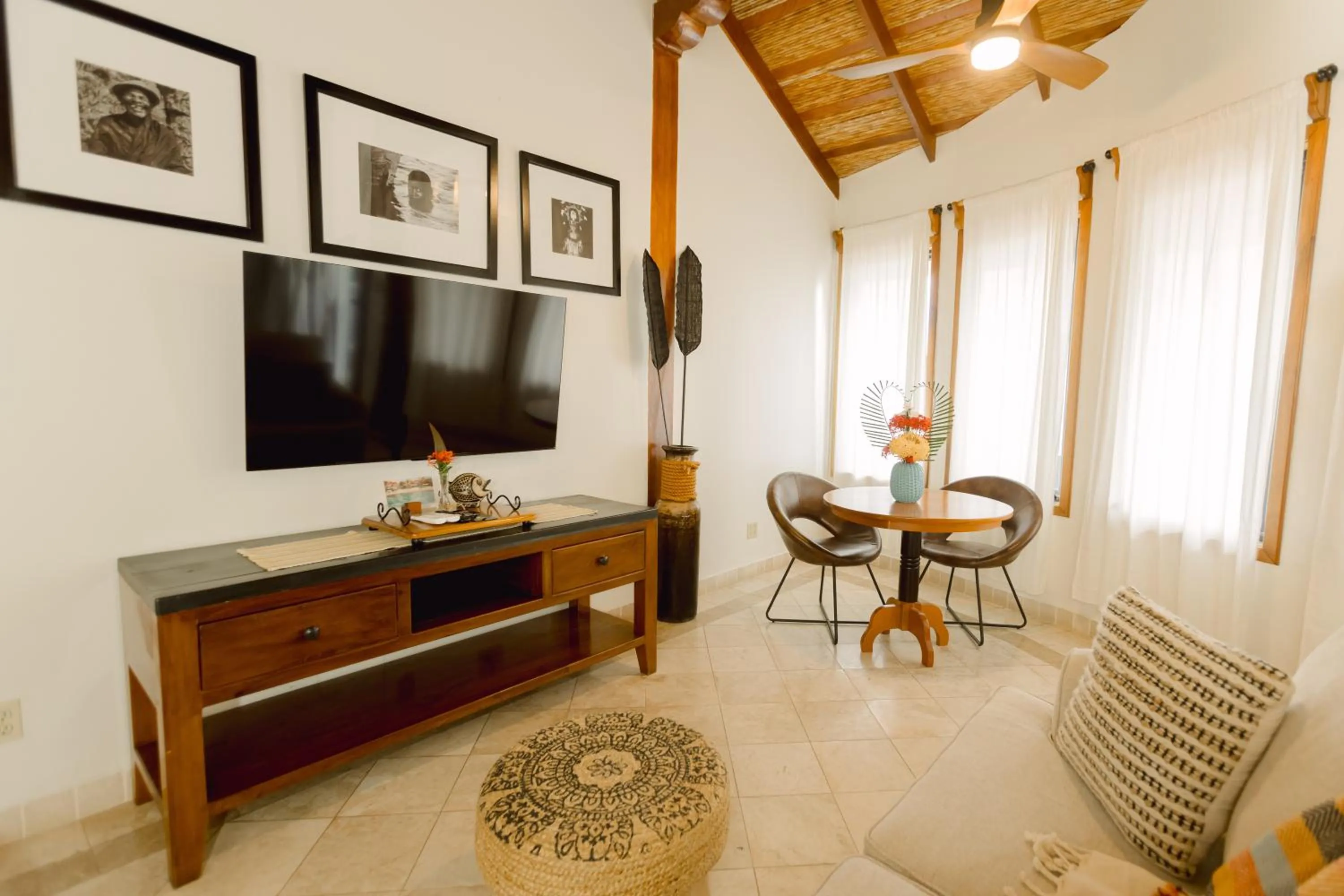 Living room in Almond Beach Resort at Jaguar Reef