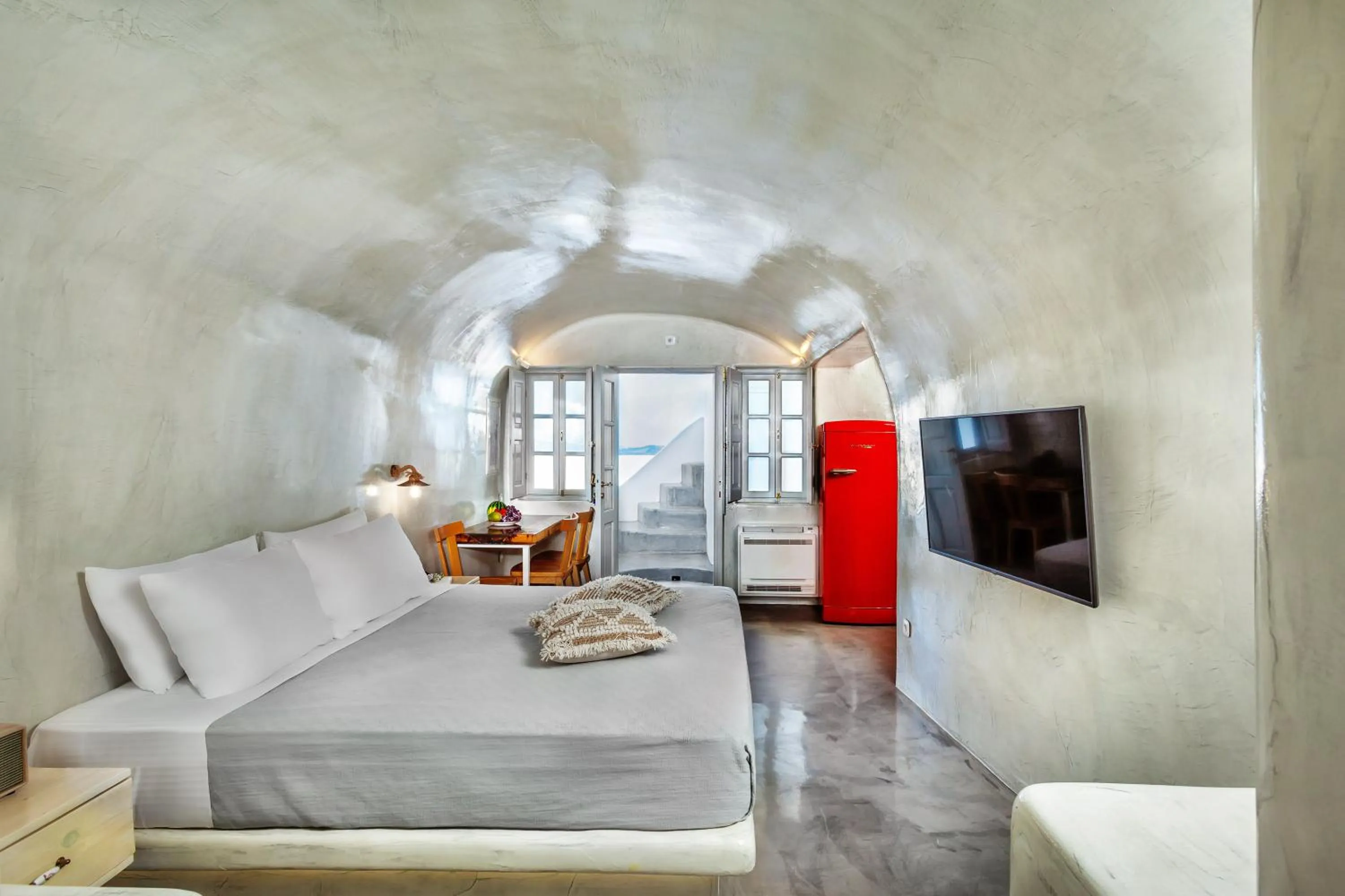 Photo of the whole room, Bed in Diamond Luxury Suites Collection