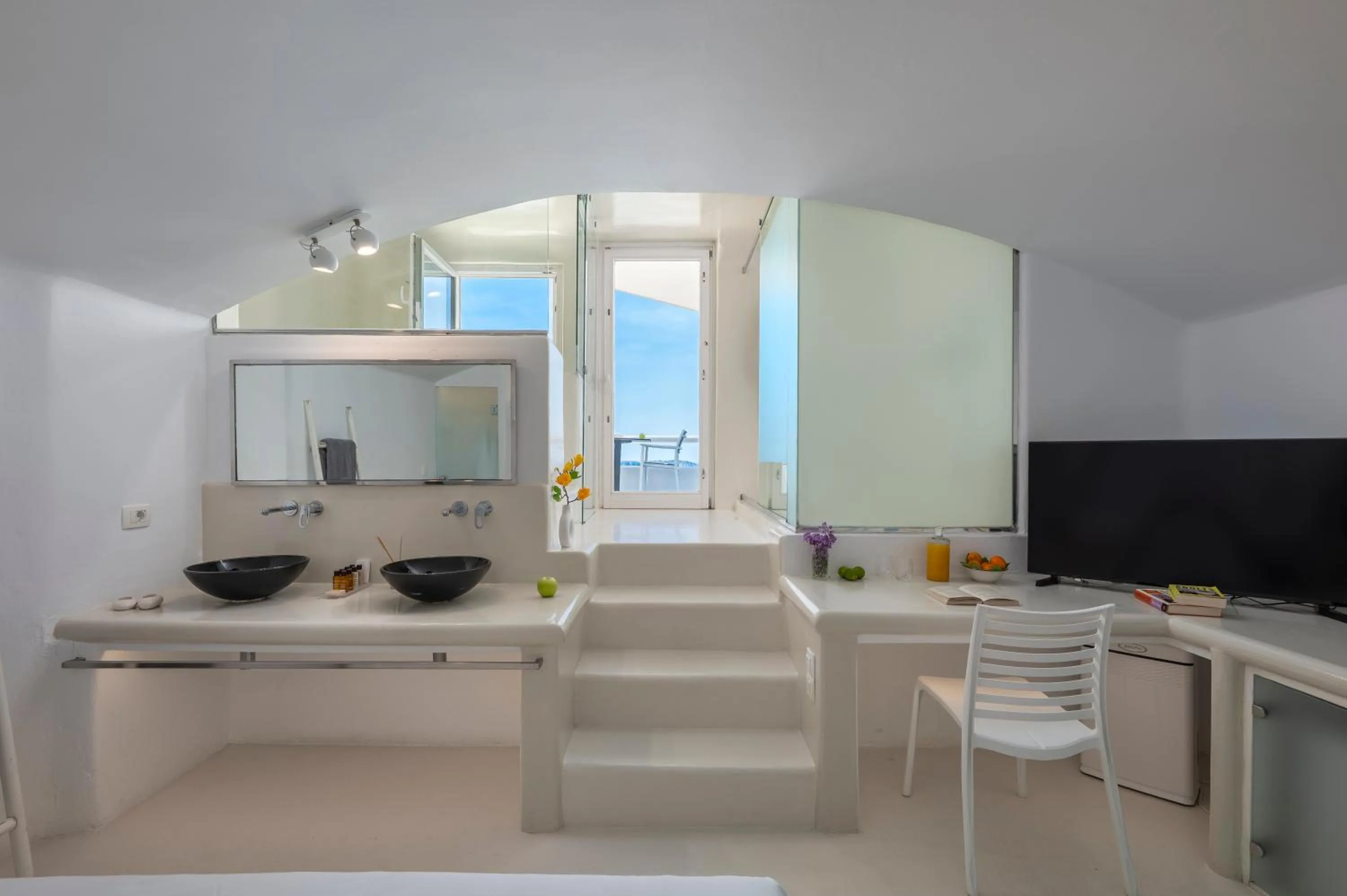 TV and multimedia in Diamond Luxury Suites Collection