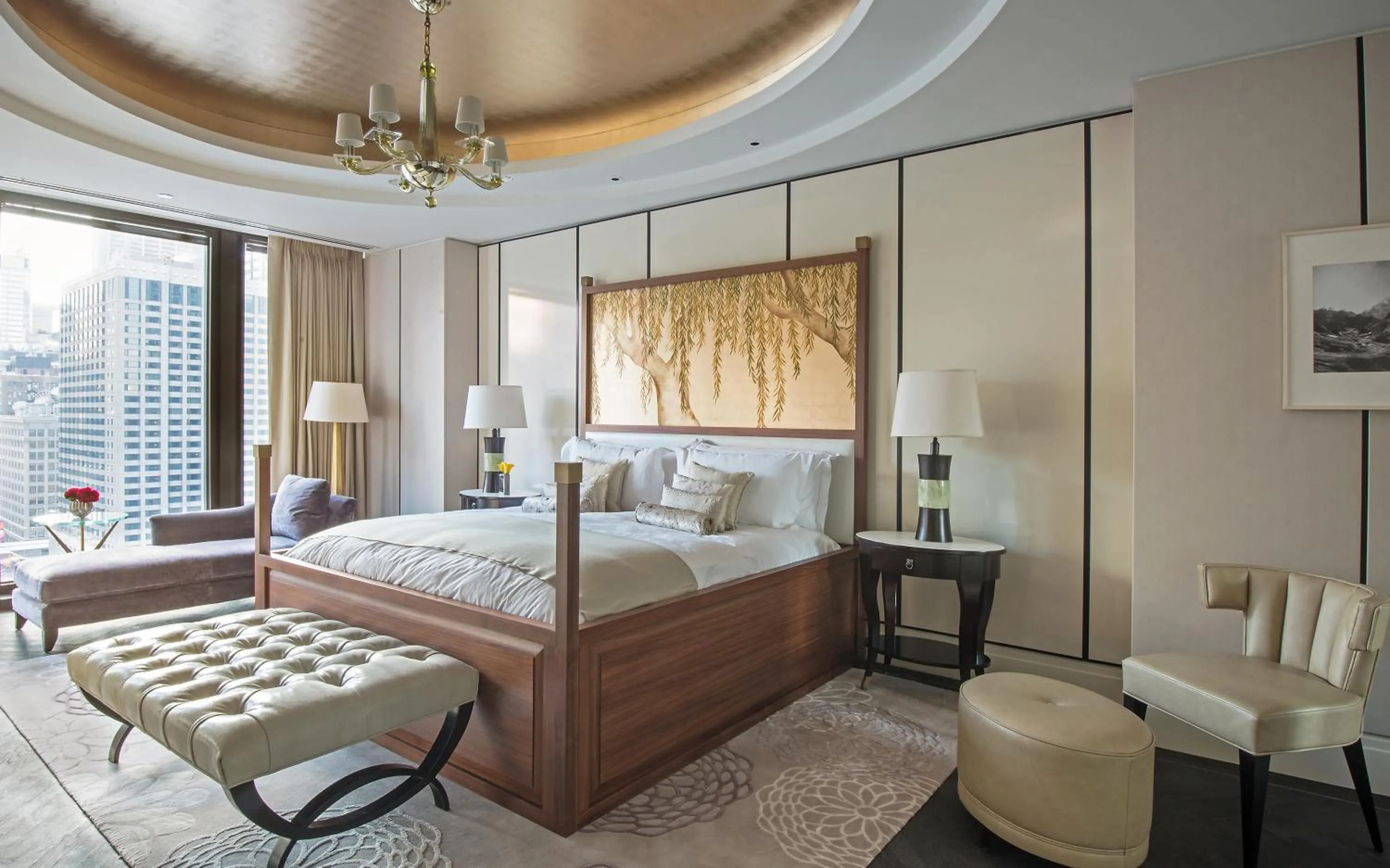 Bedroom, Bed in The Langham Chicago