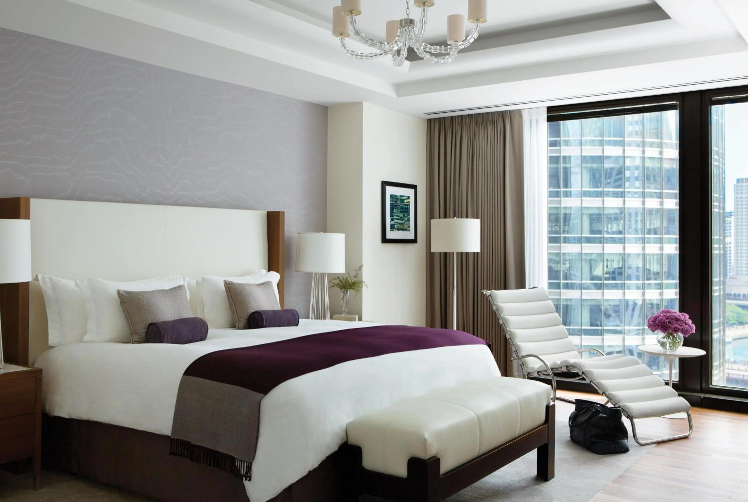 Bedroom, Bed in The Langham Chicago