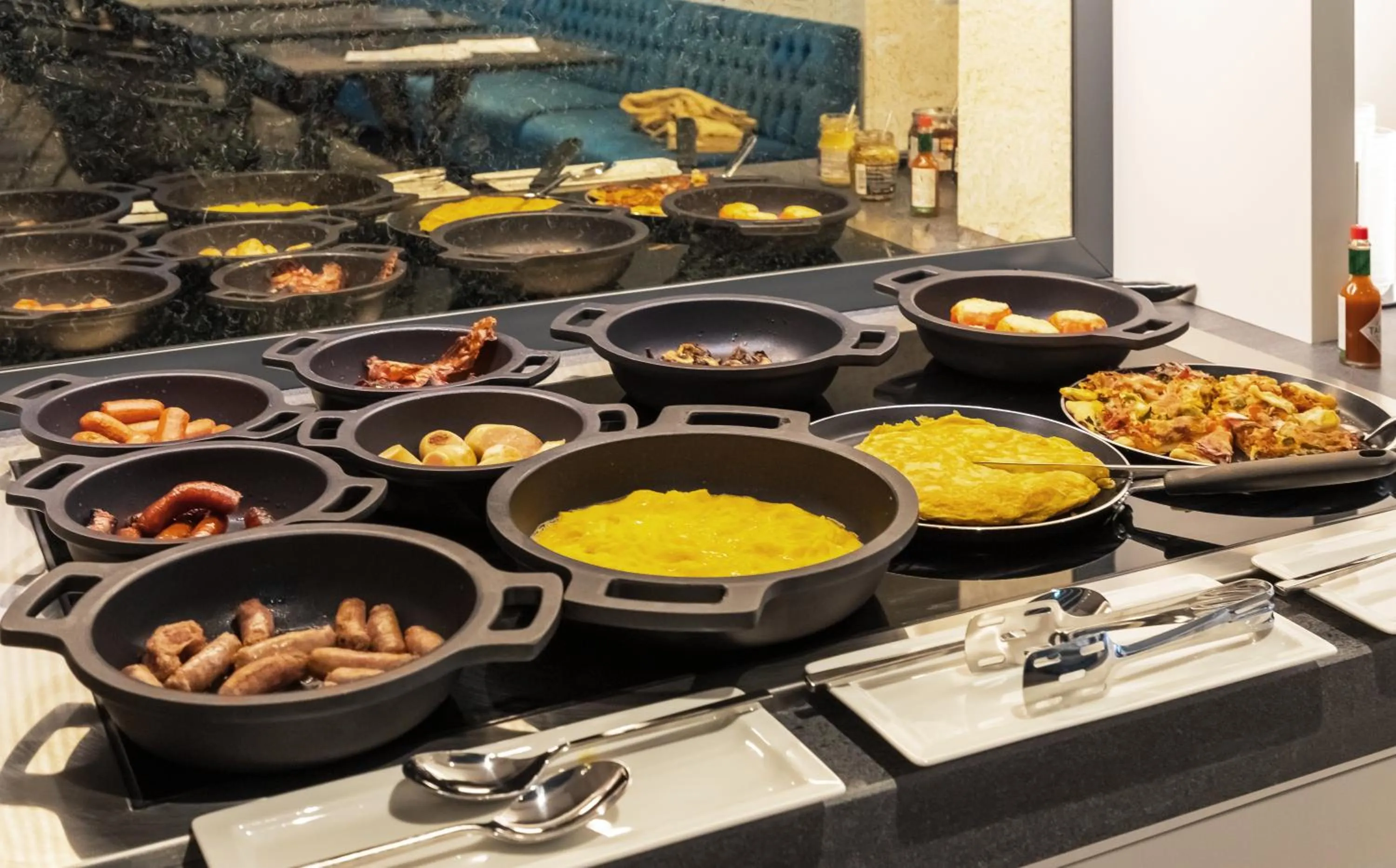 Buffet breakfast in Catalonia Porto