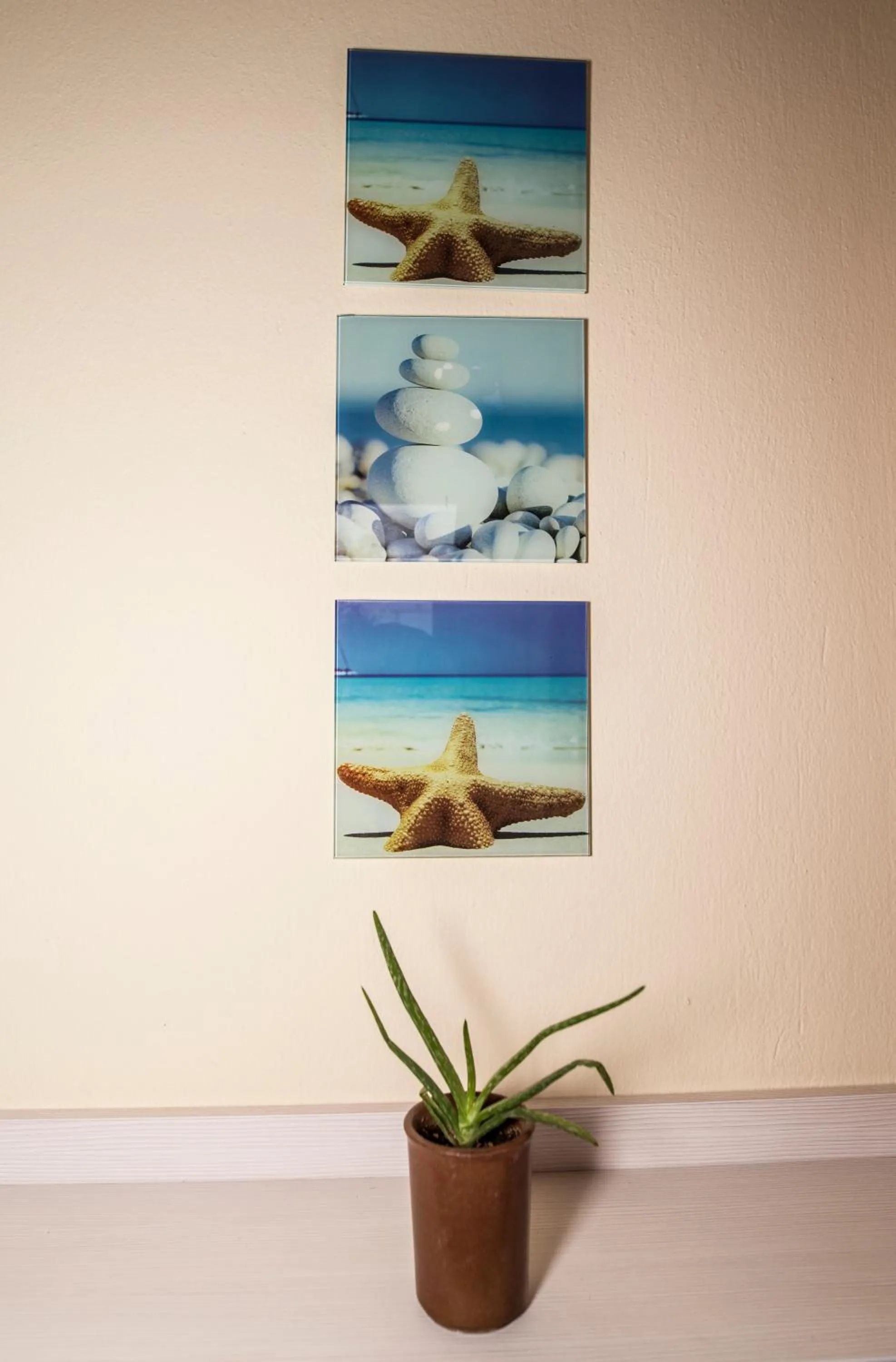 Decorative detail in Dionisos Blue