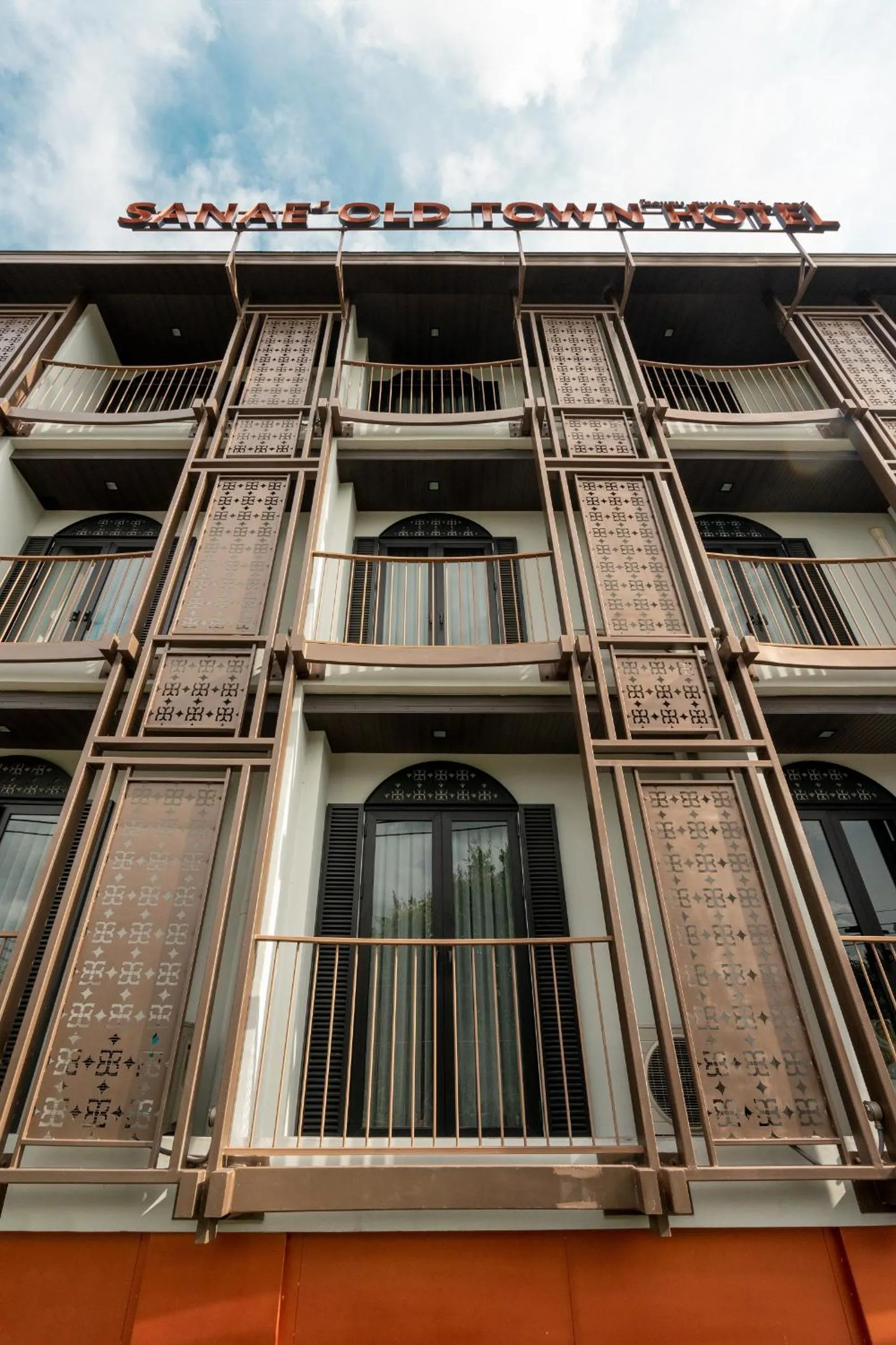 Property building in Sanae' Oldtown Hotel