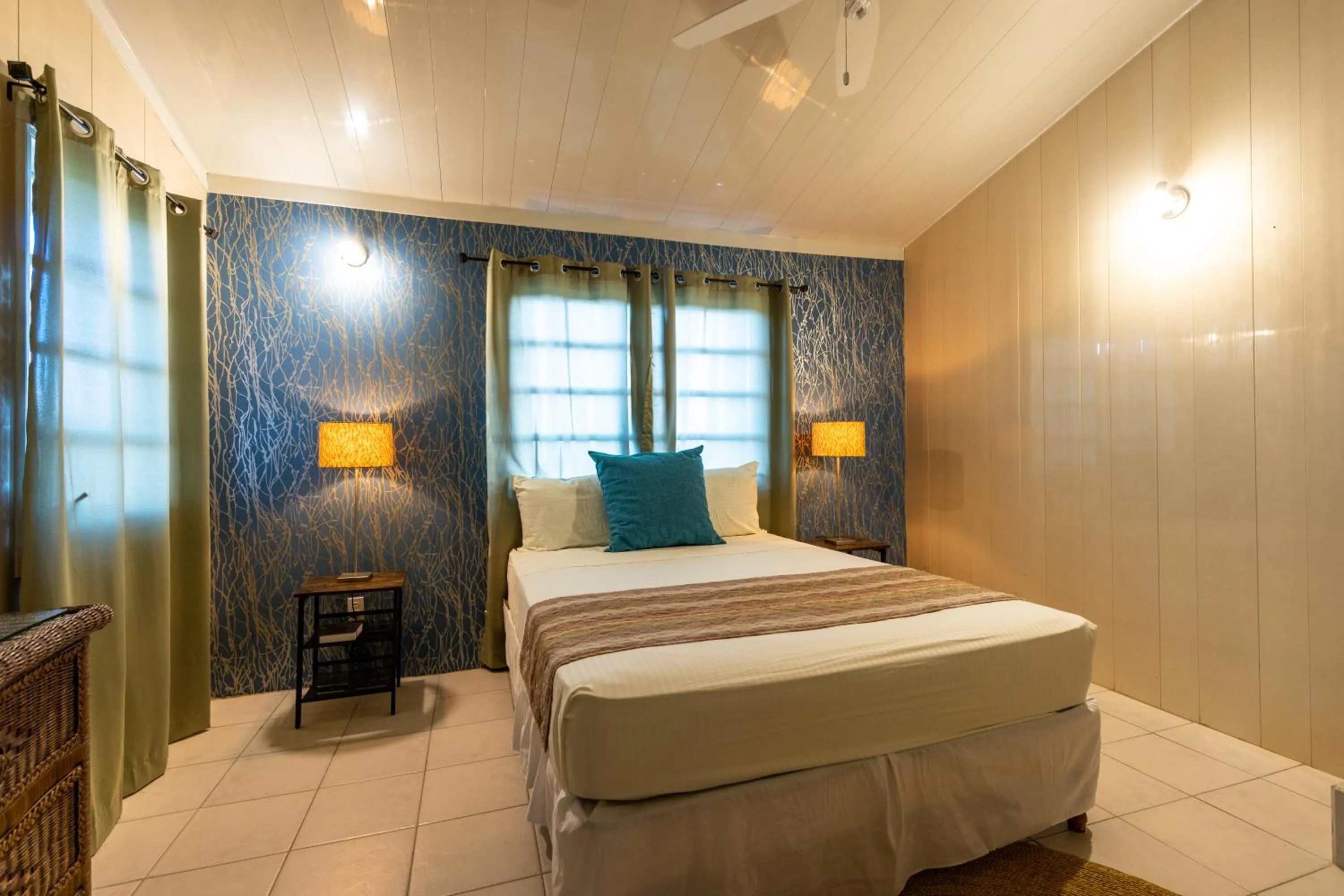 Bedroom, Bed in South Coast Horizon