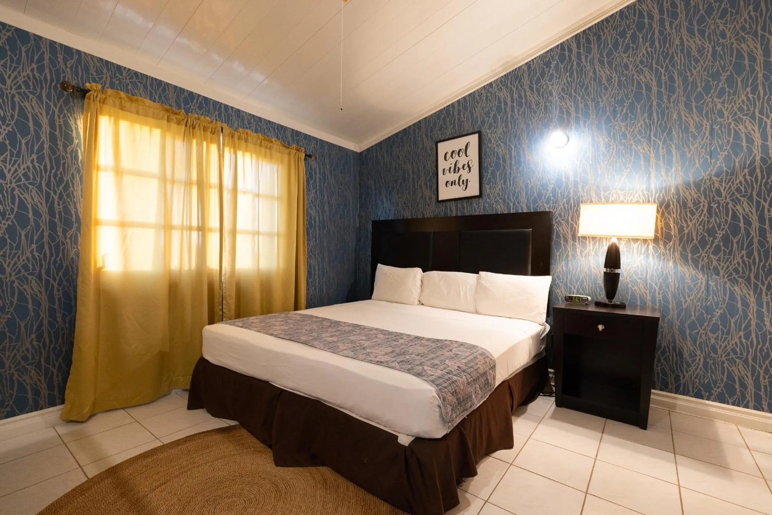 Bedroom, Bed in South Coast Horizon