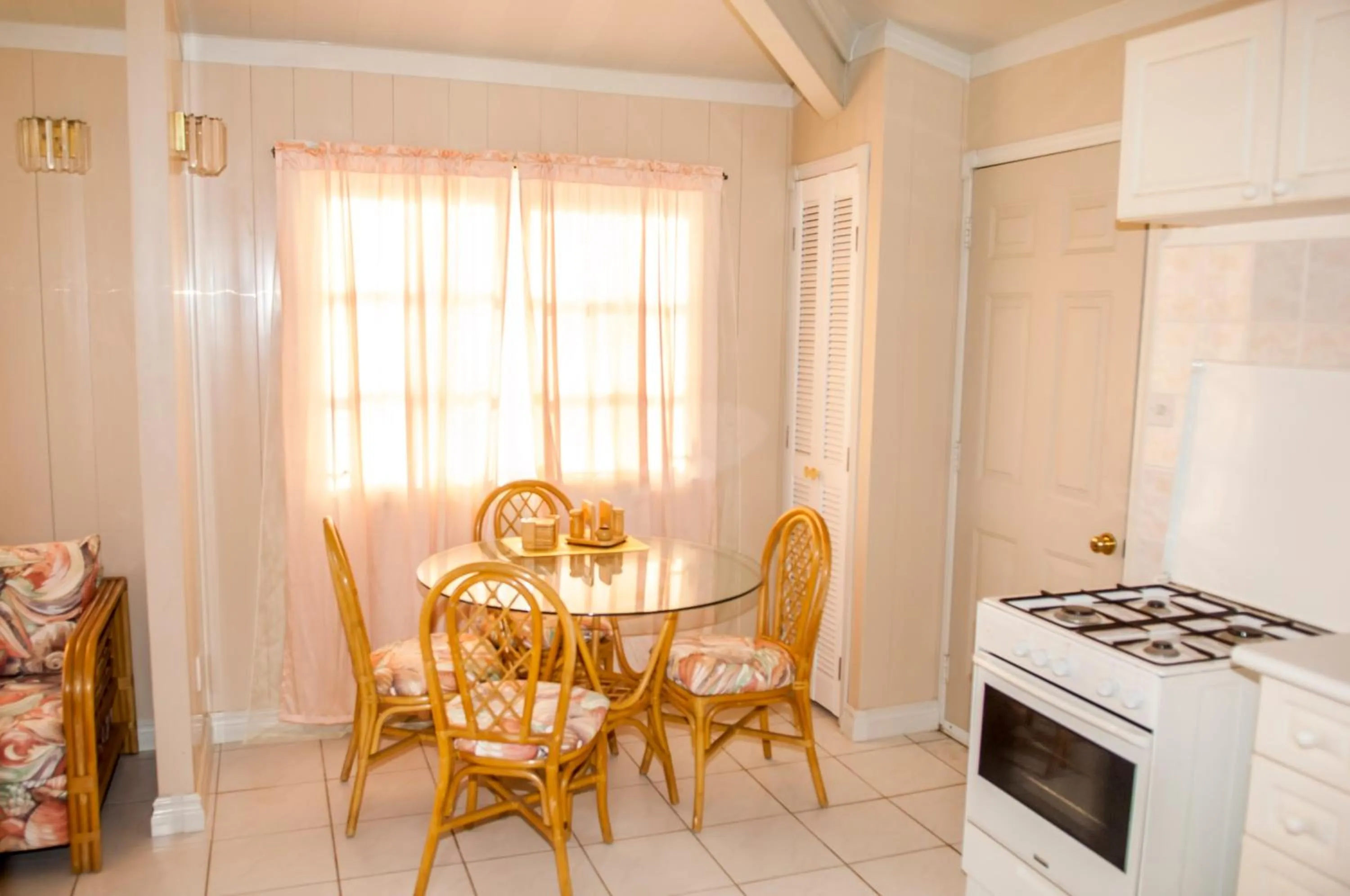 Dining area in South Coast Horizon