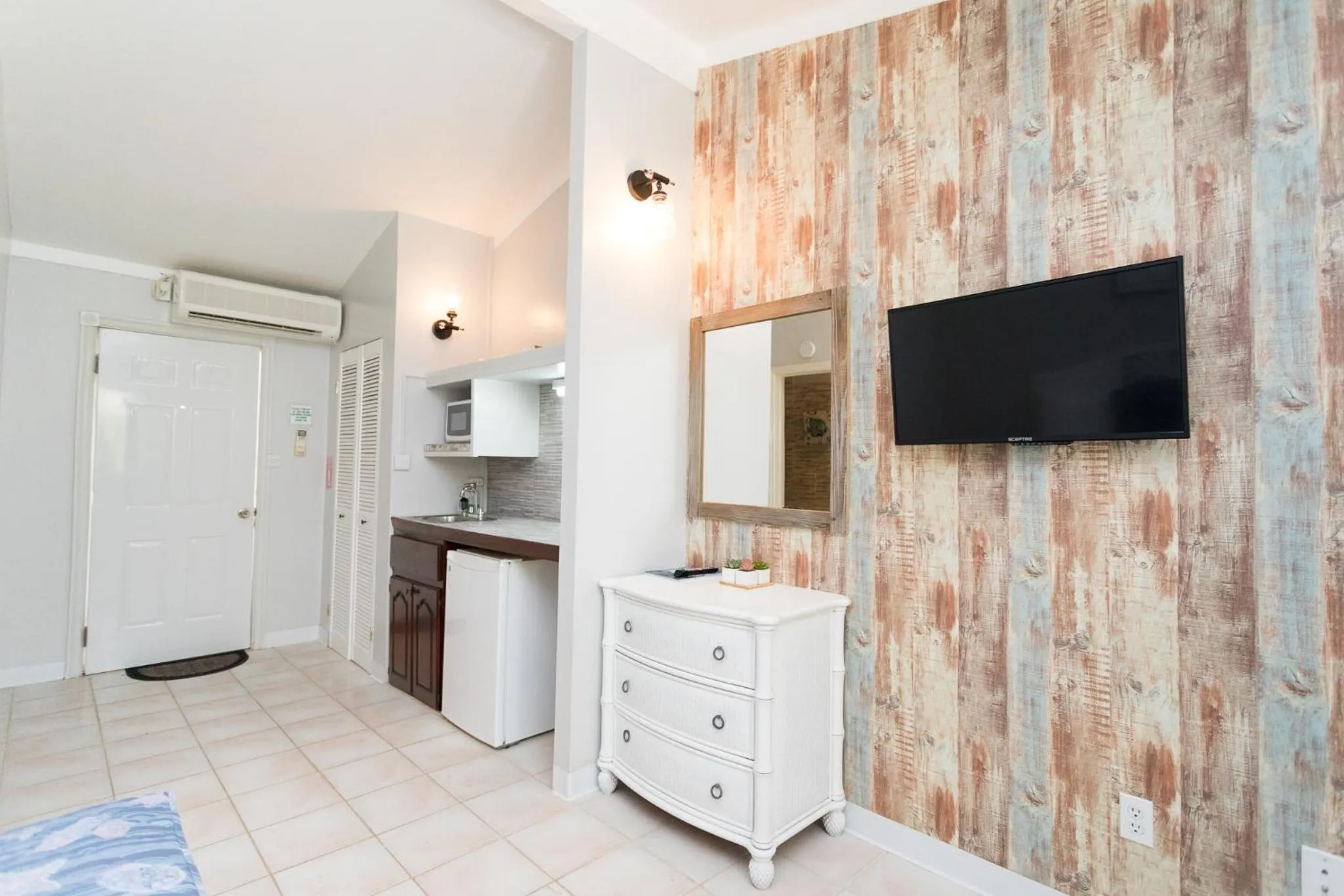 TV and multimedia in South Coast Horizon