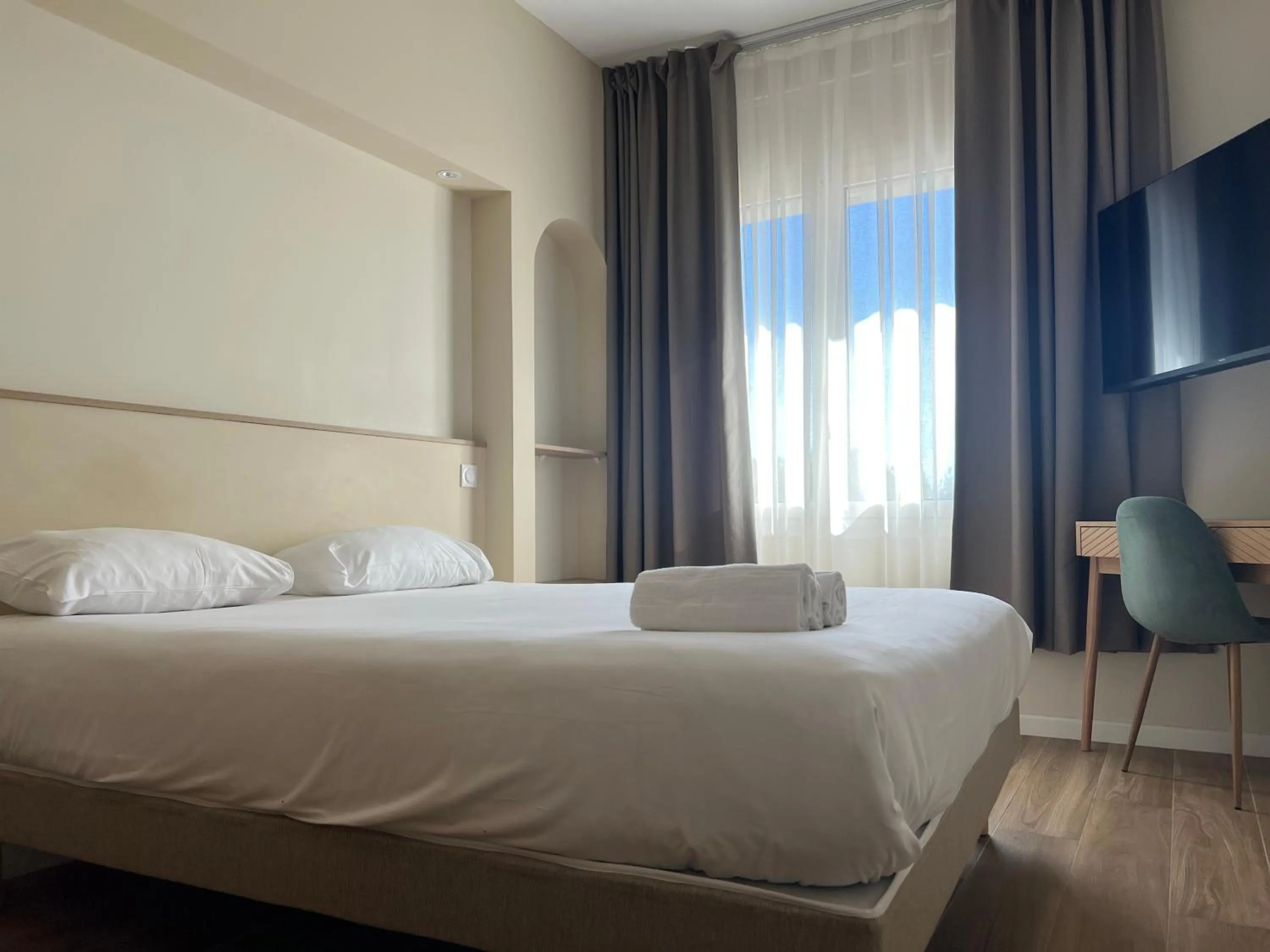 Bed in Adonis Sanary Grand Hôtel des Bains