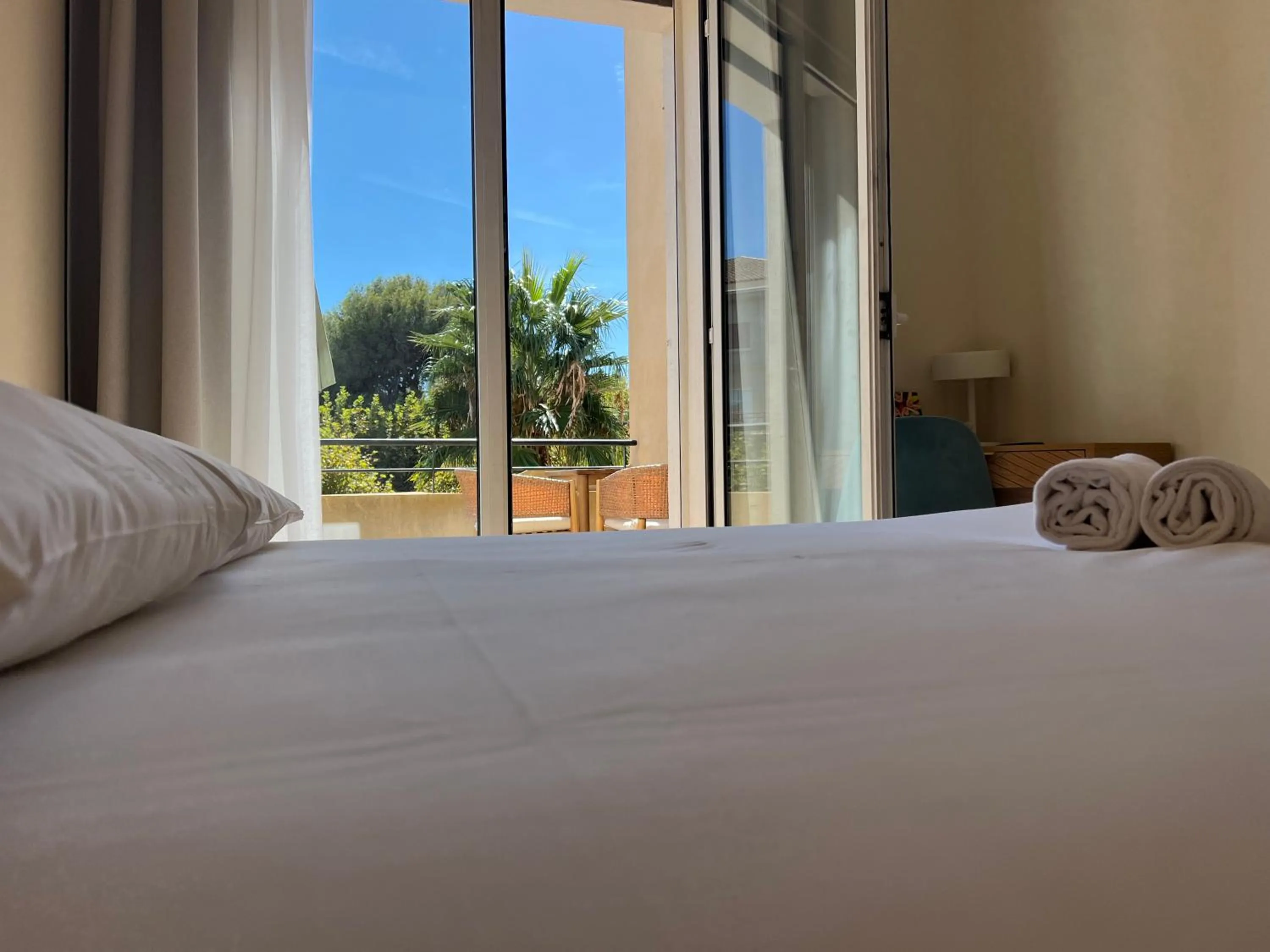 Bed in Adonis Sanary Grand Hôtel des Bains