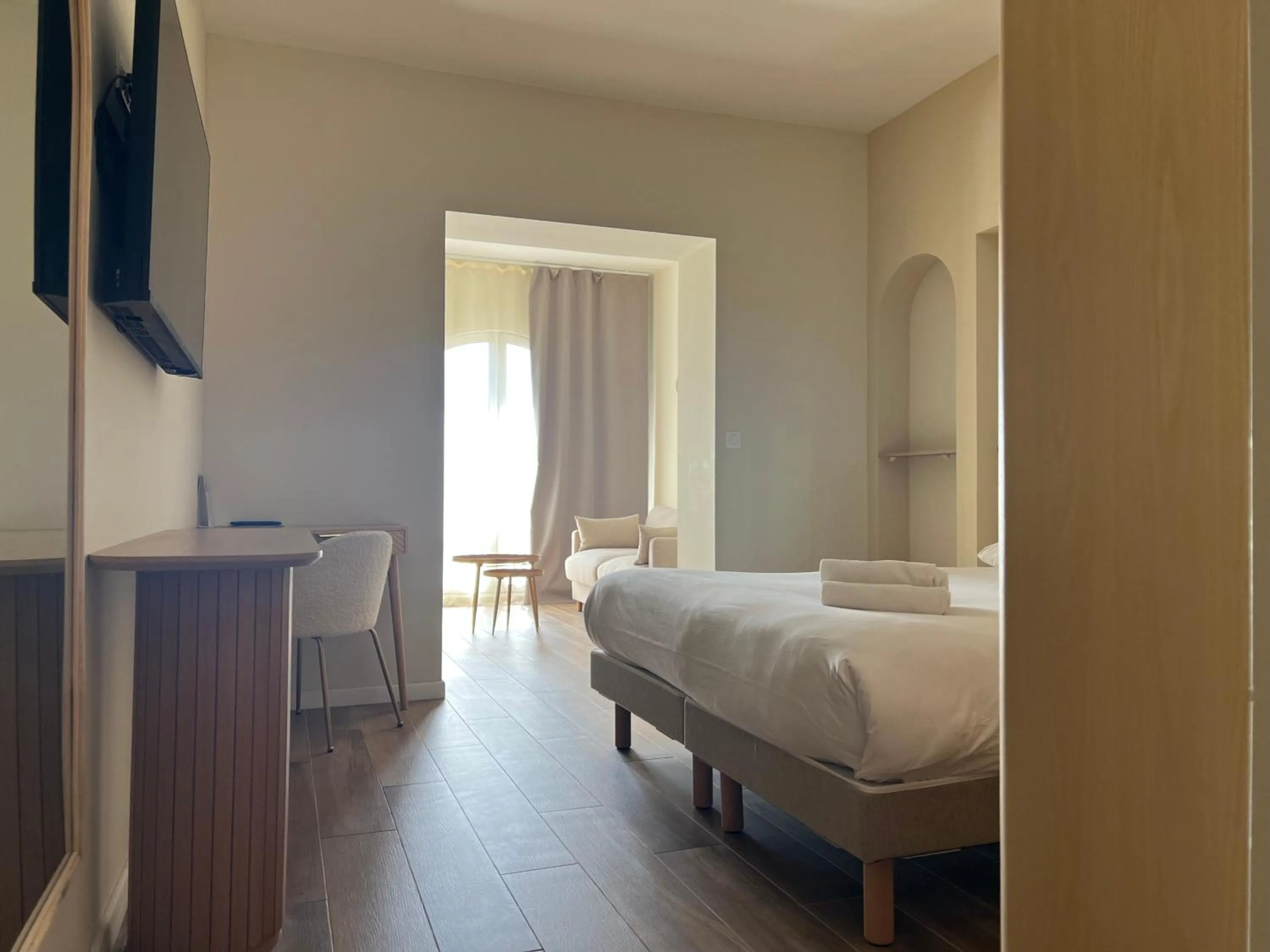 Bed in Adonis Sanary Grand Hôtel des Bains