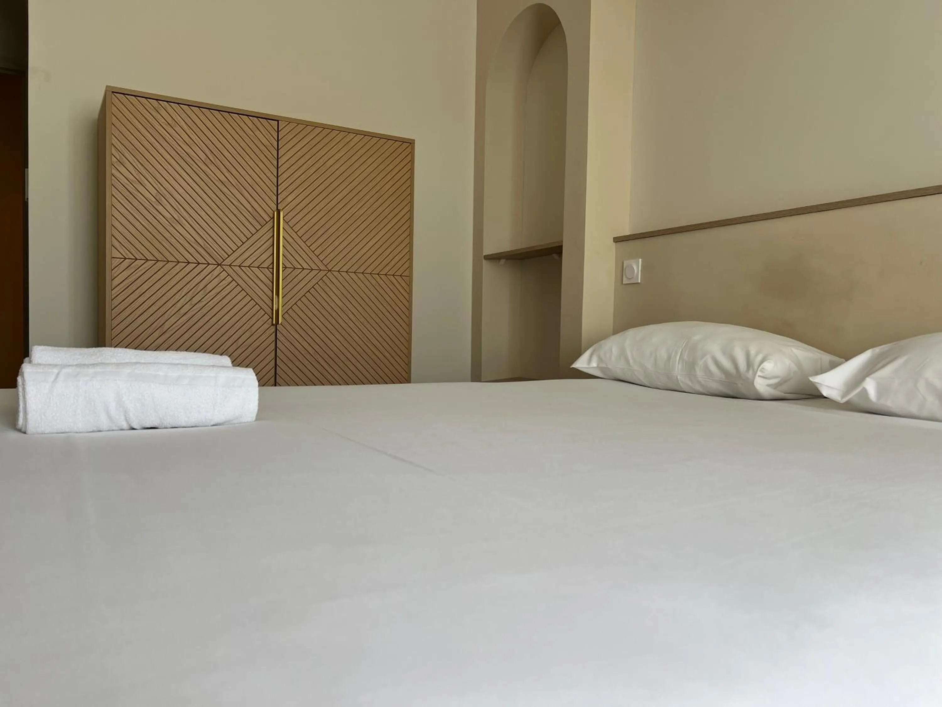 Bed in Adonis Sanary Grand Hôtel des Bains