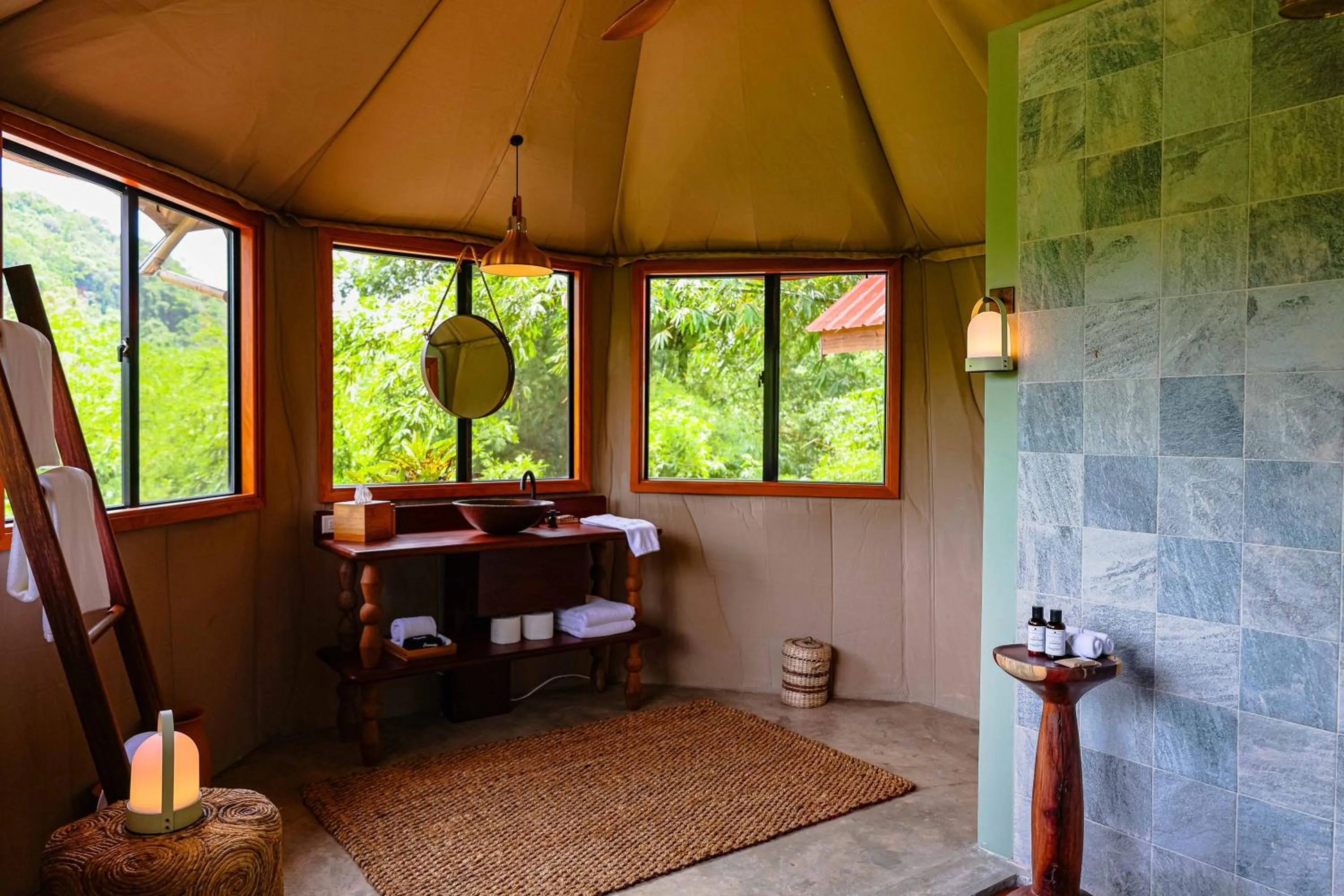 Shower in Sleeping Giant Rainforest Lodge