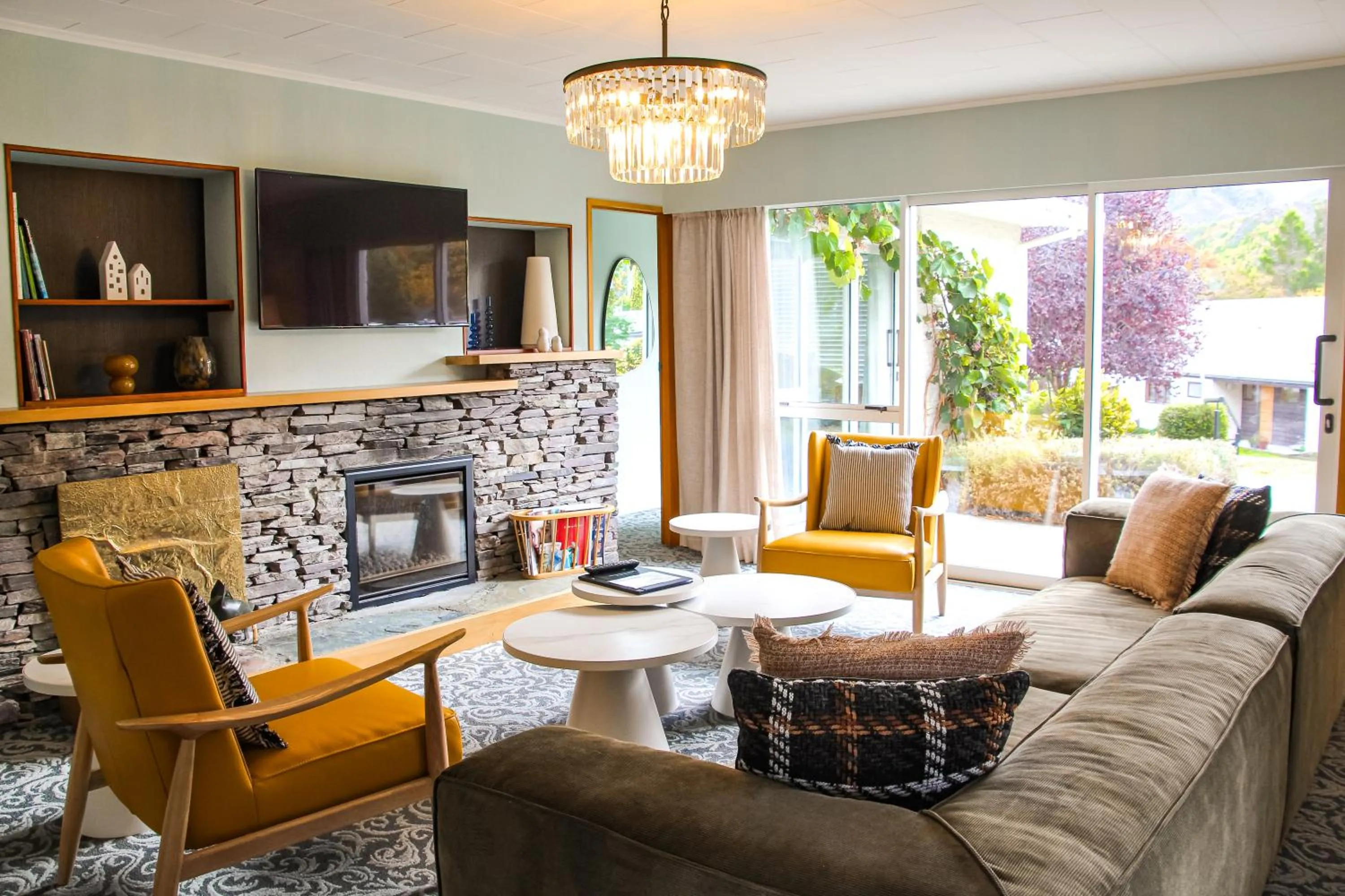 Living room in Arrowtown Motel