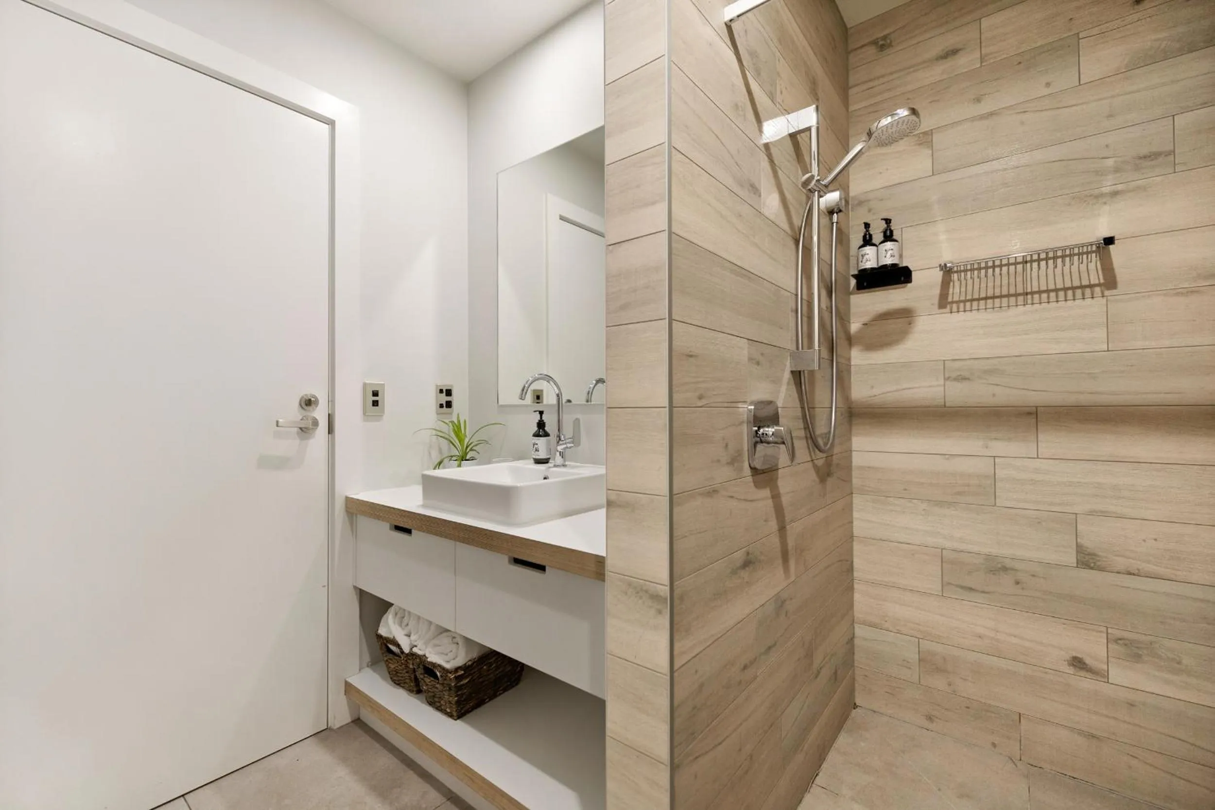 Shower in Arrowtown Motel