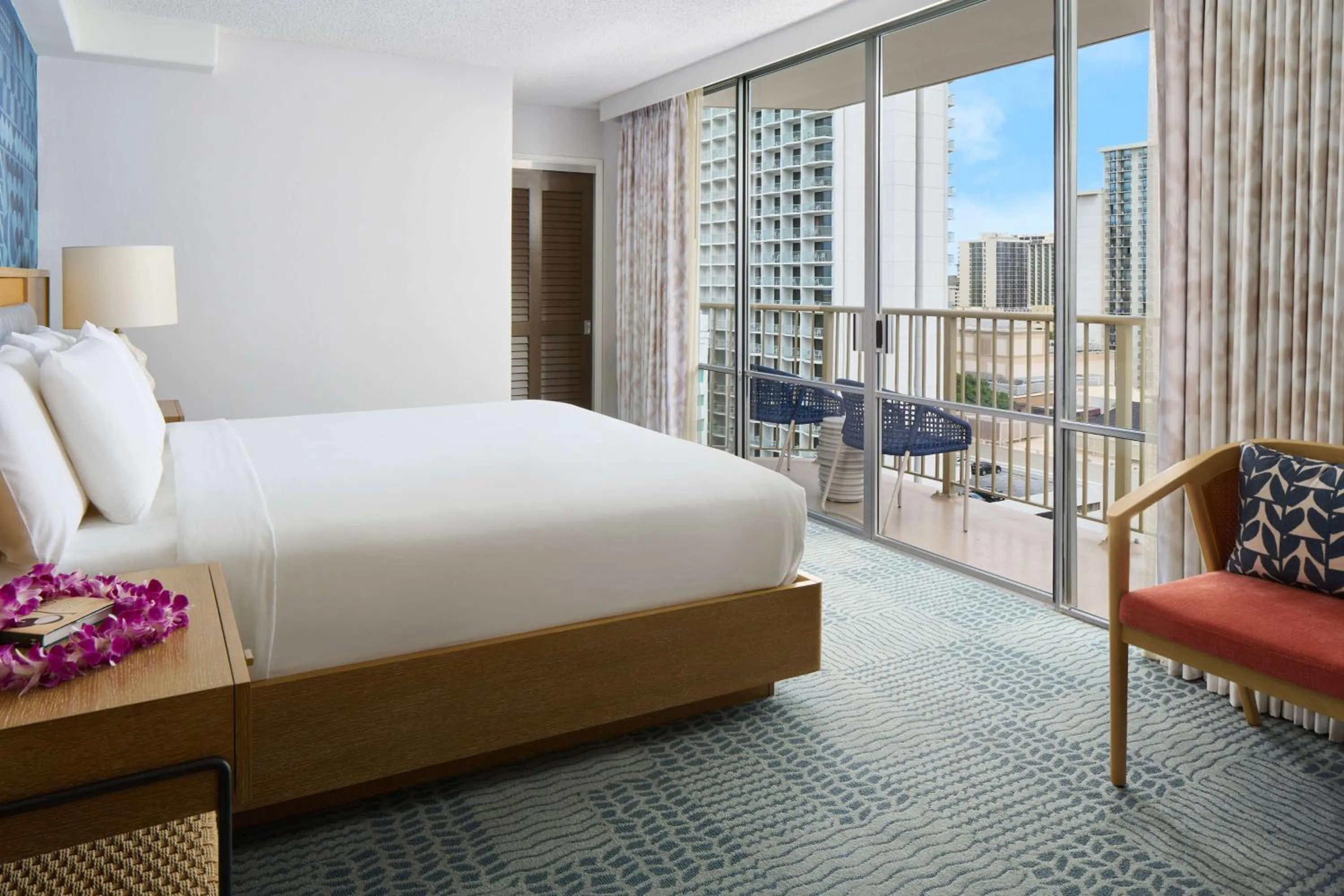 Bedroom, Bed in OUTRIGGER Waikiki Paradise Hotel