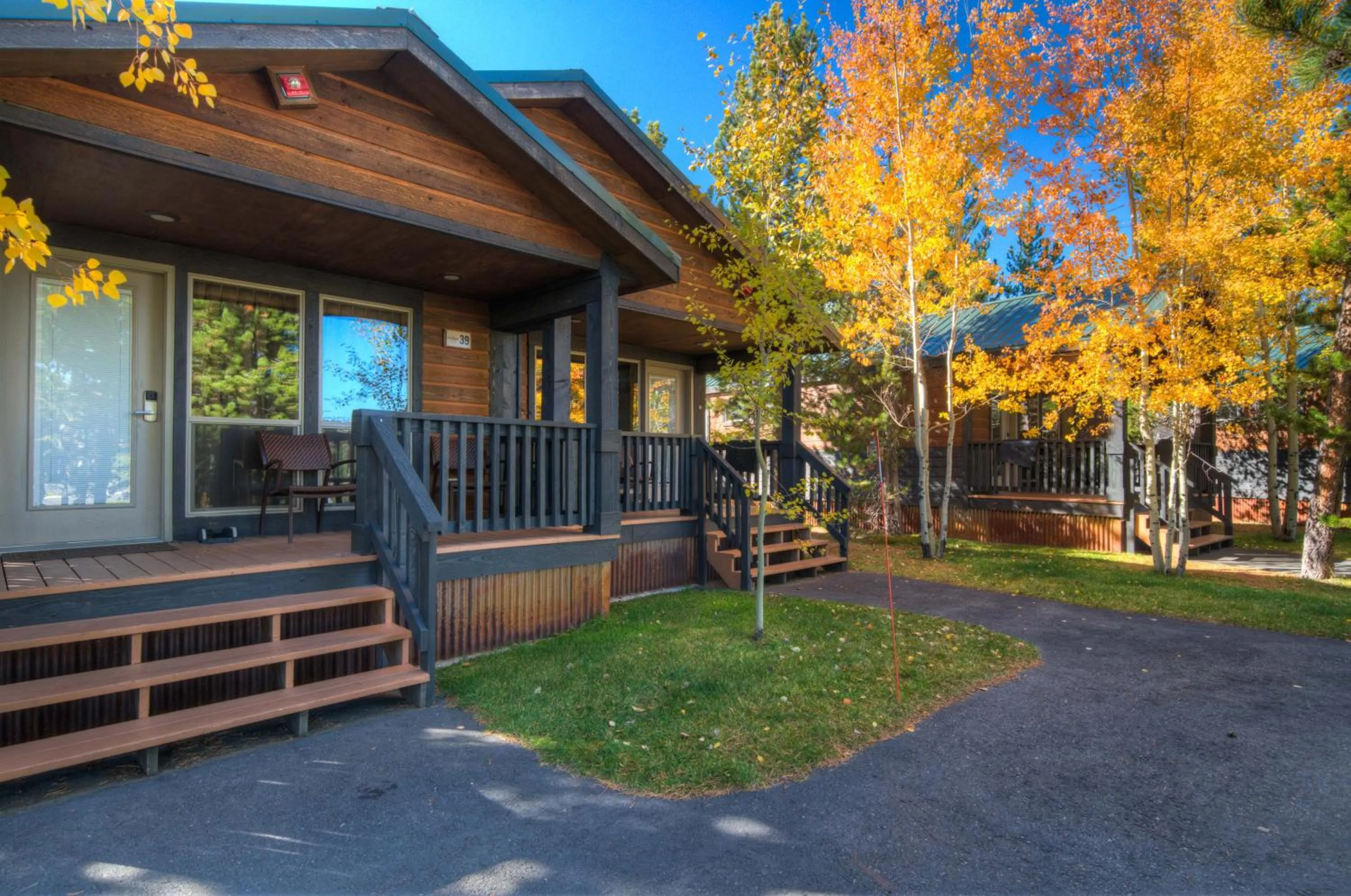 Property building in Explorer Cabins at Yellowstone