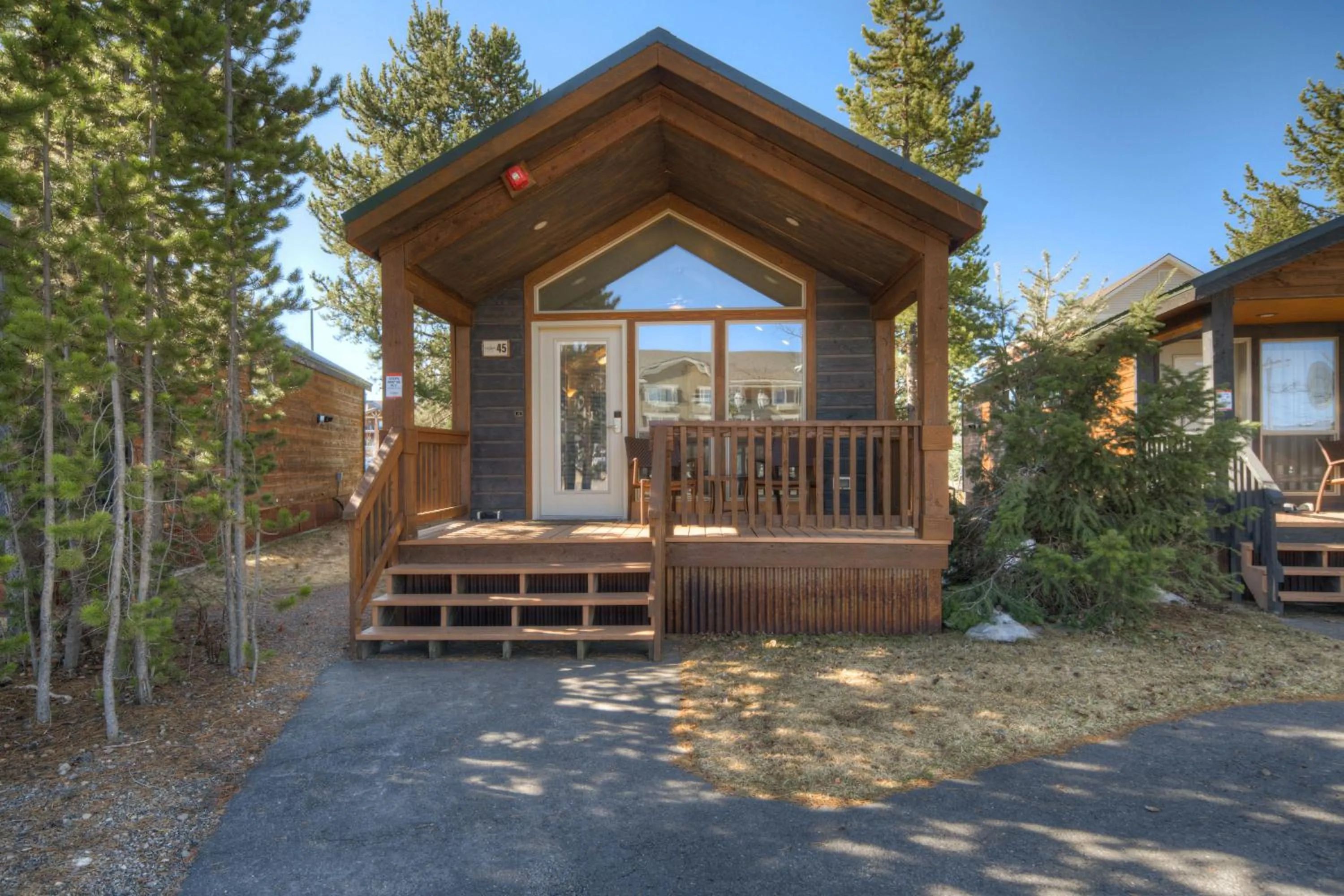 Property building in Explorer Cabins at Yellowstone