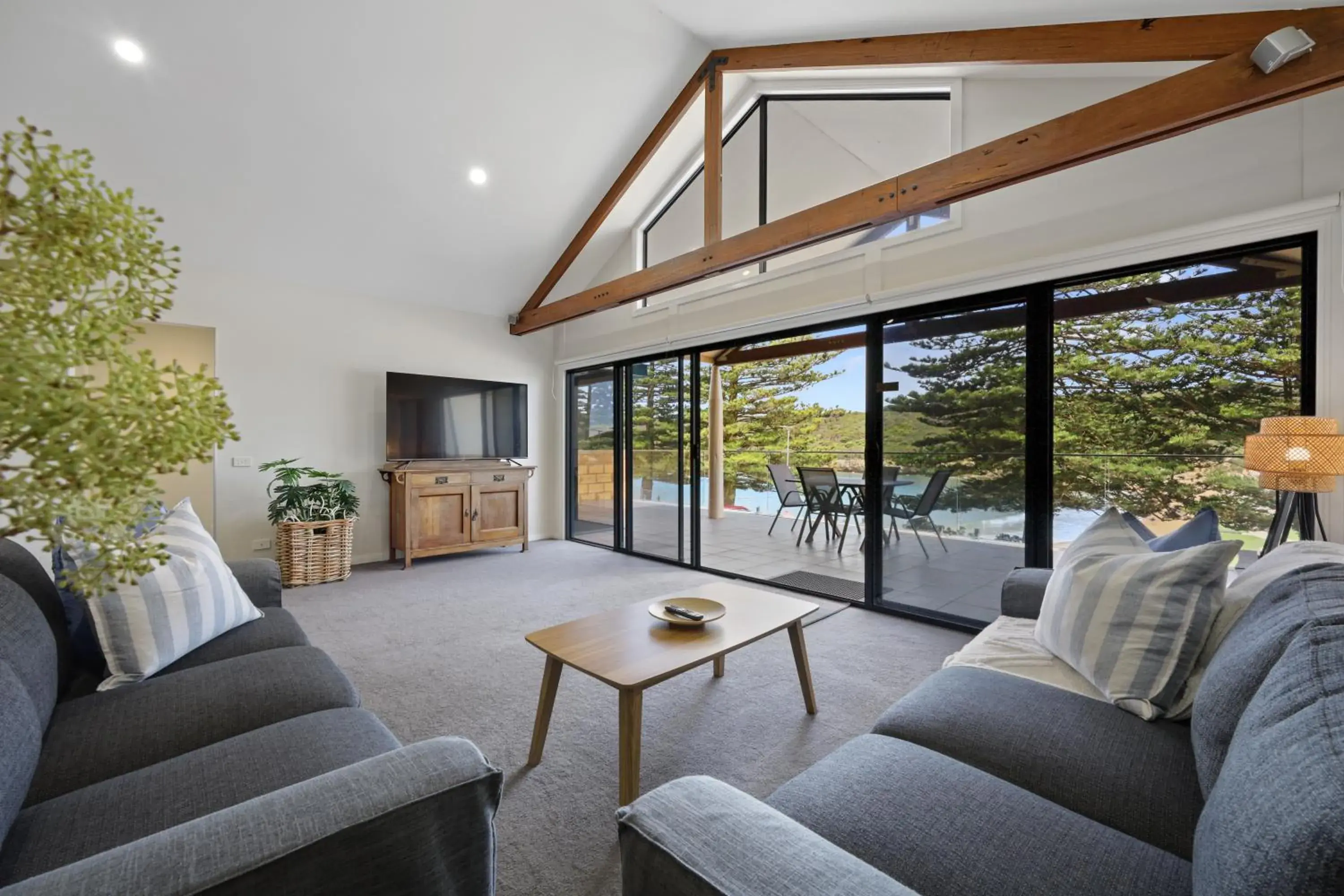 Three-Bedroom Apartment - Penthouse in Sea Foam Villas Three-Bedroom Apartment - Penthouse in Sea Foam Villas