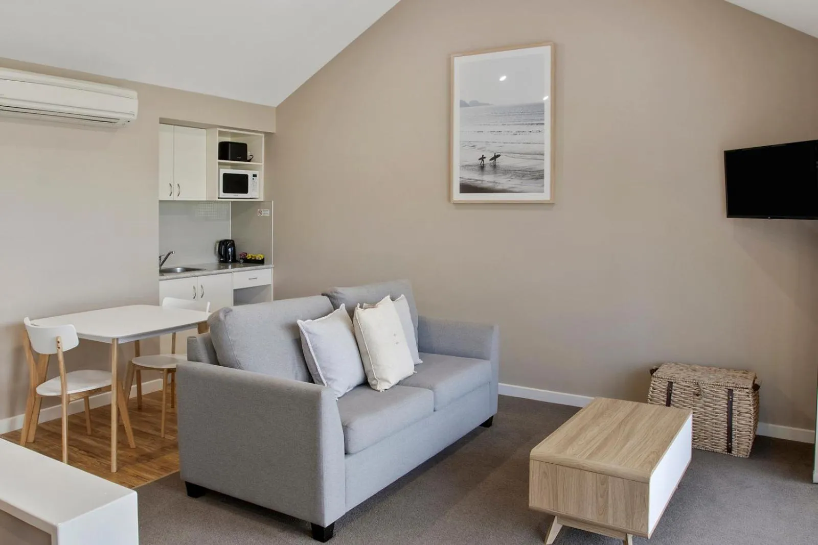Kitchen or kitchenette in Sea Foam Villas