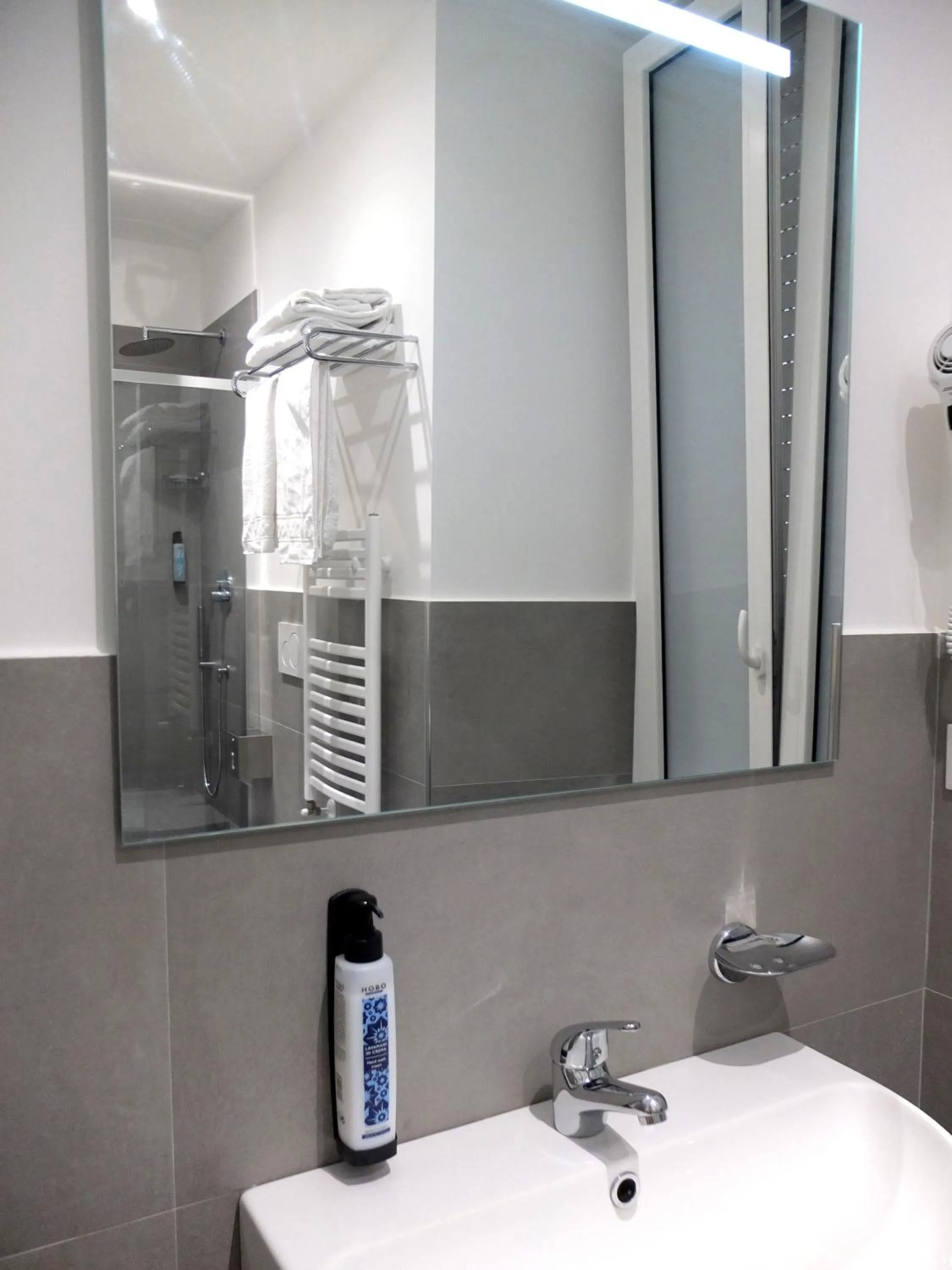 Bathroom in ASTORIA GOLDEN GATE