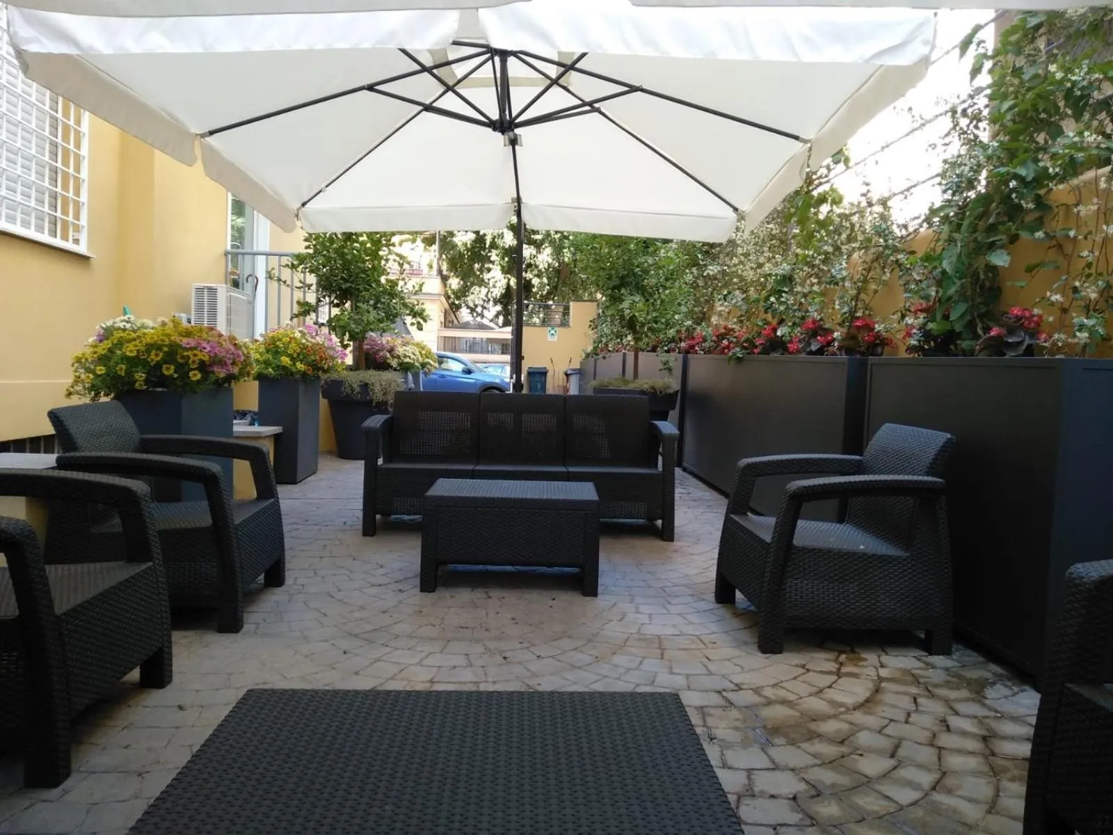 Patio in ASTORIA GOLDEN GATE