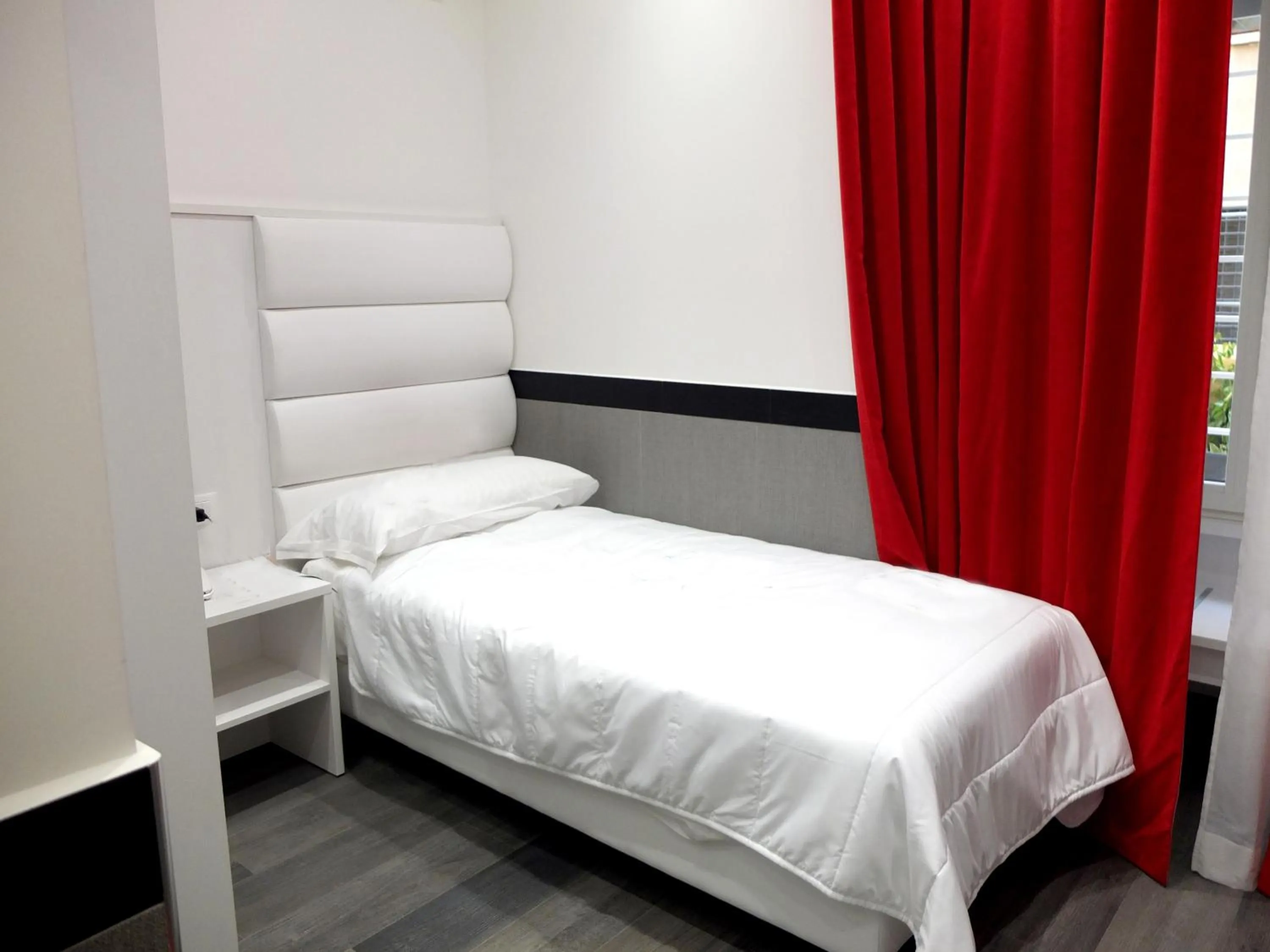 Bed in ASTORIA GOLDEN GATE