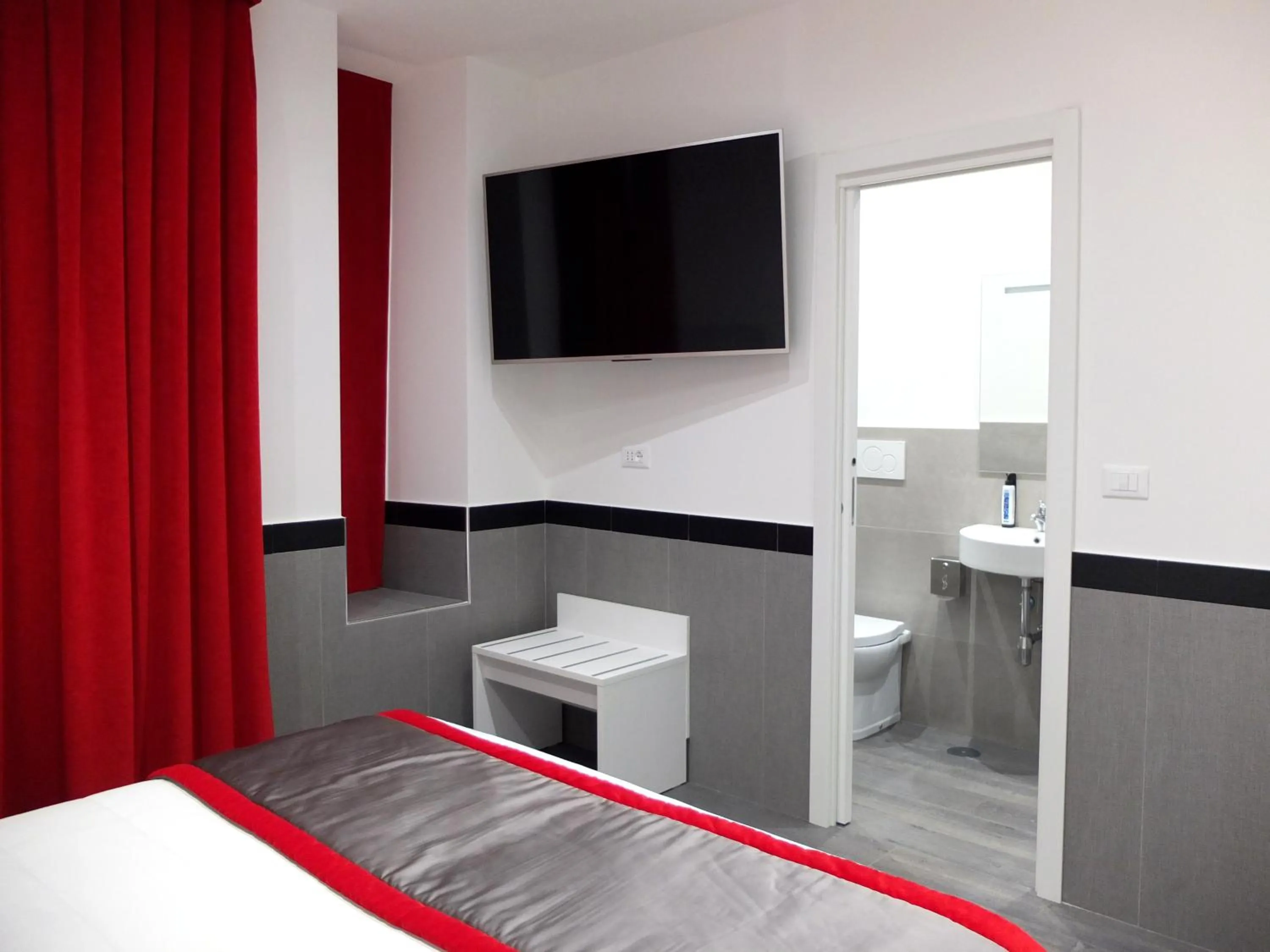 Bedroom, Bed in ASTORIA GOLDEN GATE