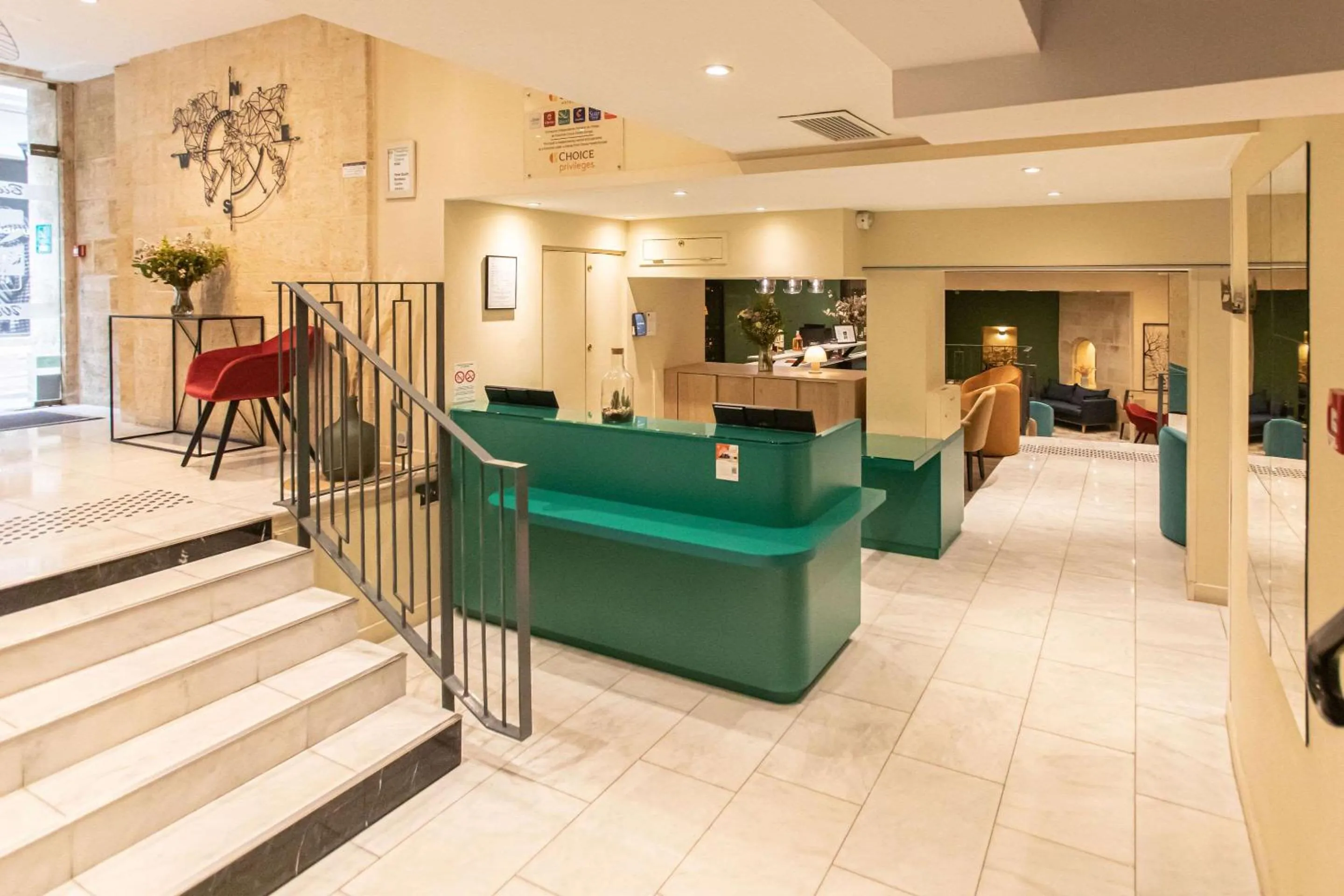 Lobby or reception in Quality Hotel Bordeaux Centre