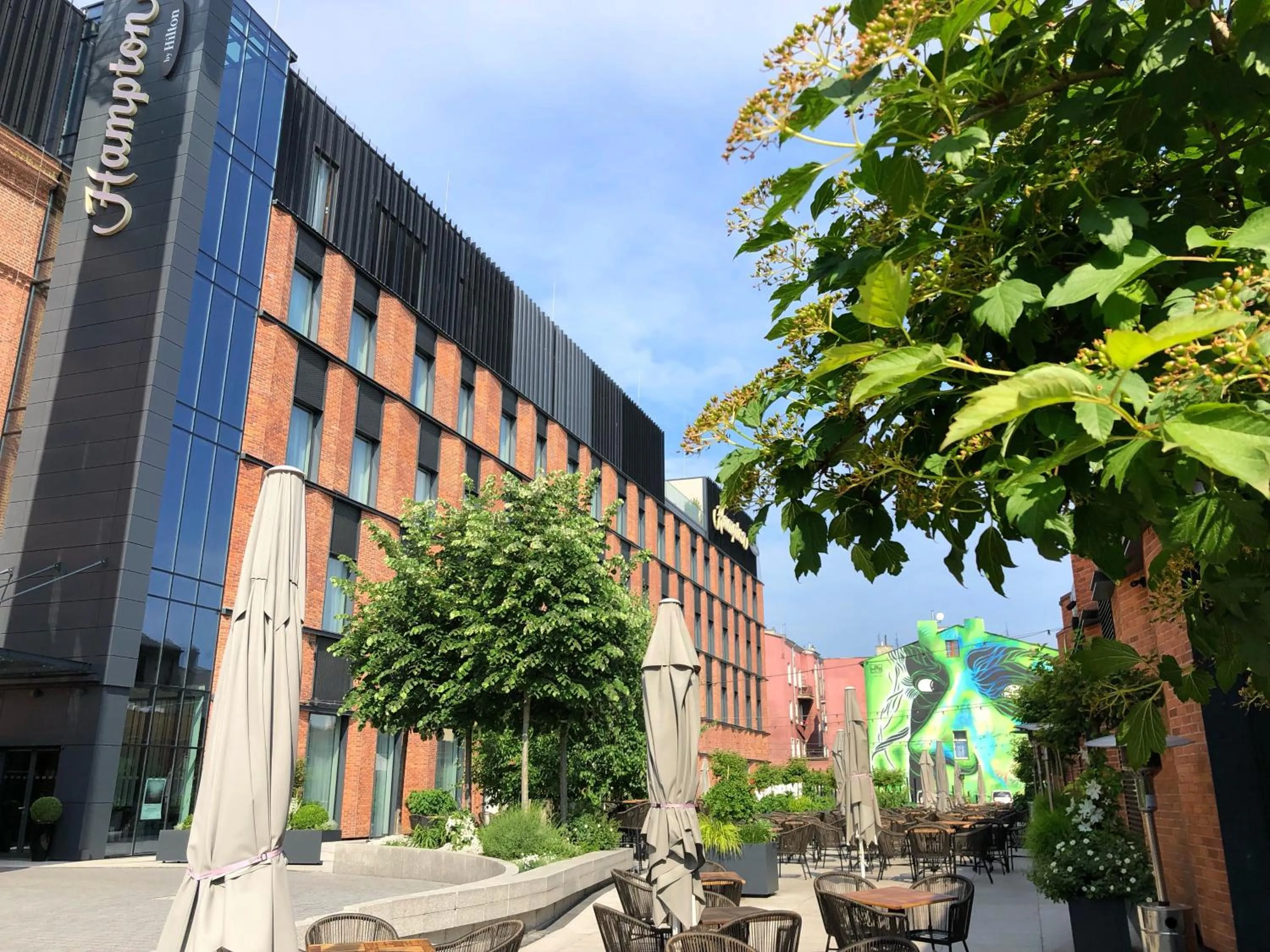 Property building in Hampton By Hilton Kalisz