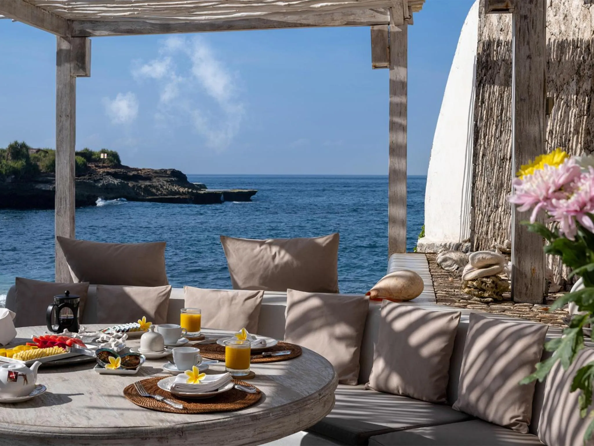 Seating area in Villa Voyage