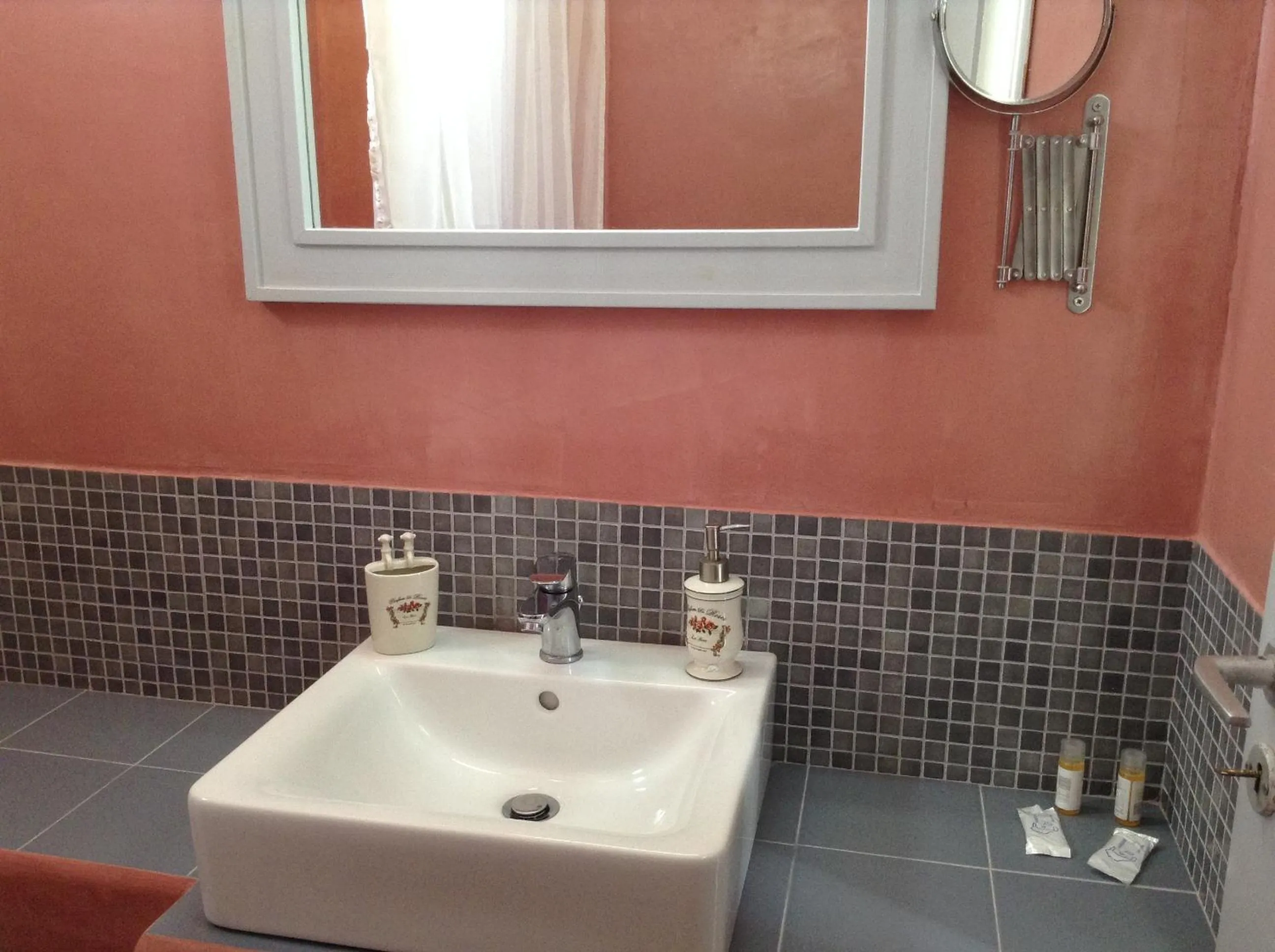 Day in King Thiras Hotel