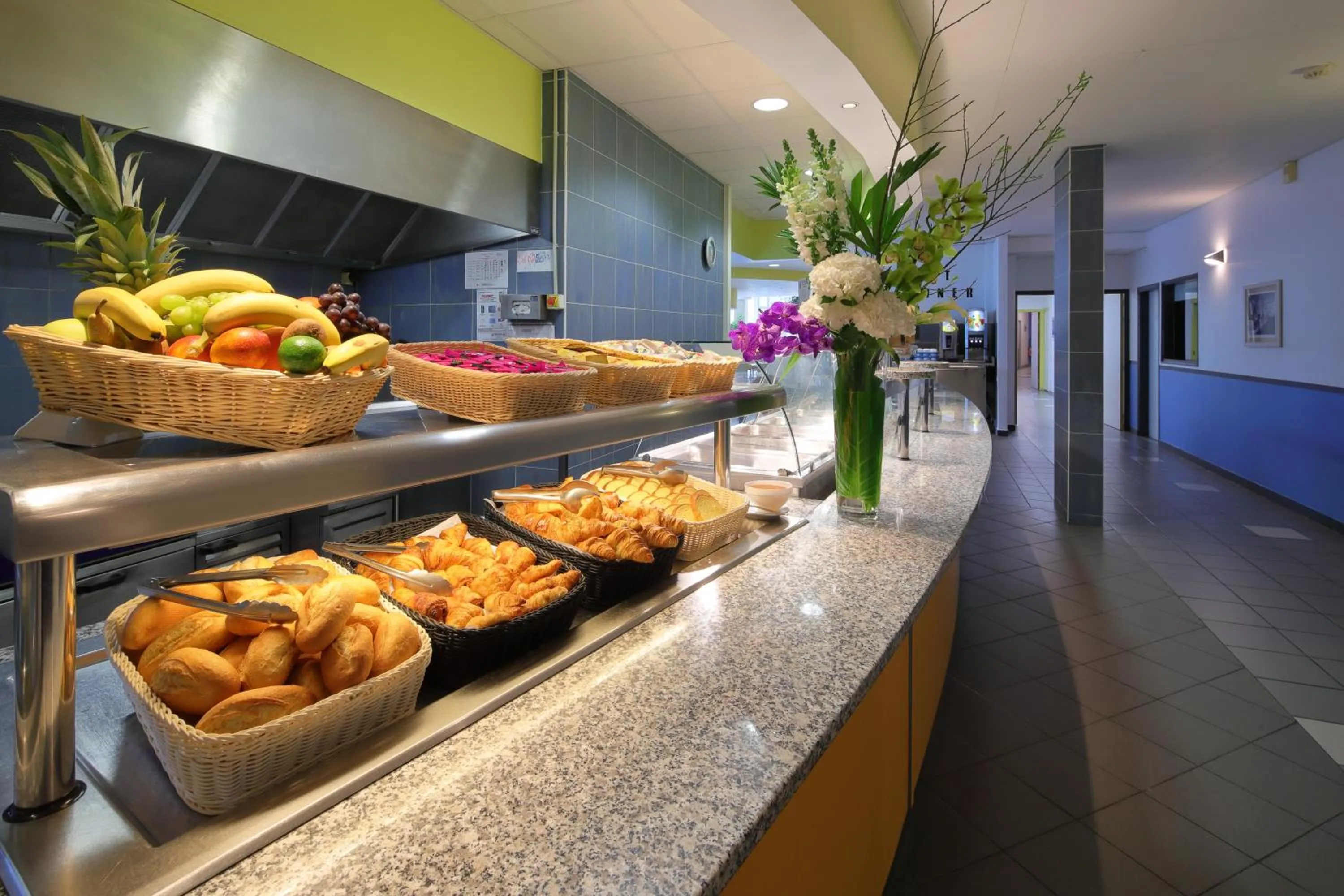 Continental breakfast in Hotel CIS Paris Maurice Ravel