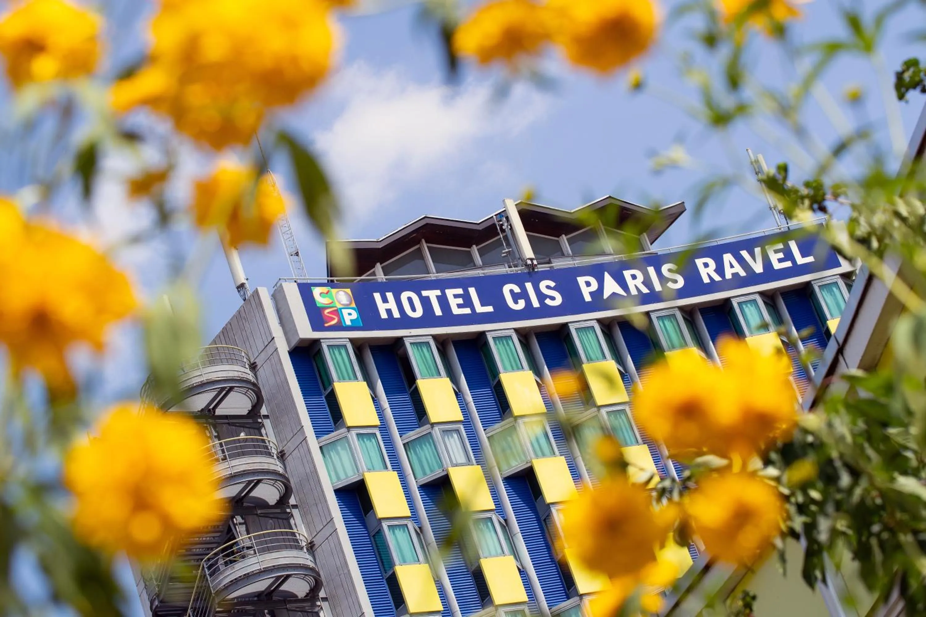 Property building in Hotel CIS Paris Maurice Ravel