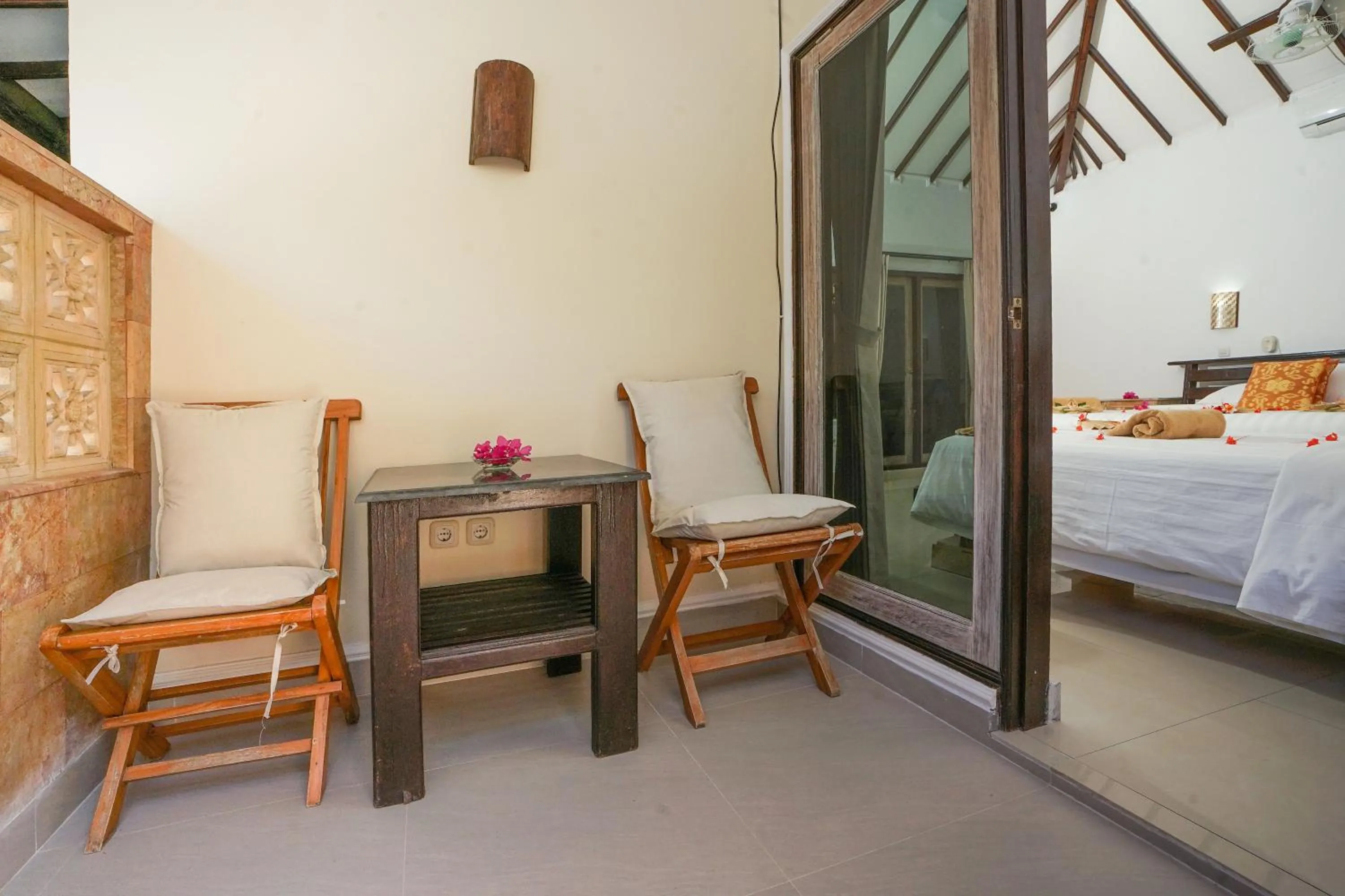 Balcony/Terrace, Bed in Martas Hotel