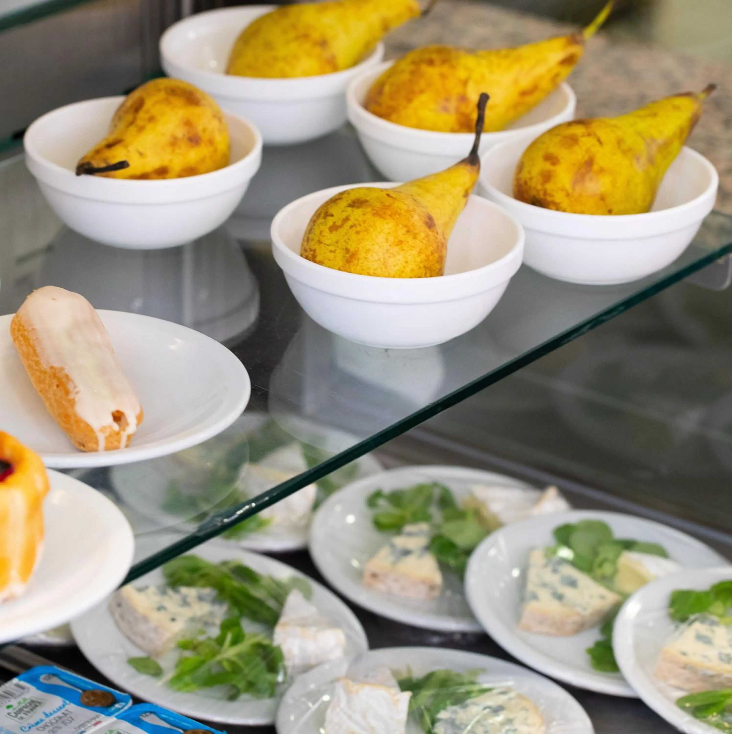 Food and drinks in Hotel CIS Paris Kellermann