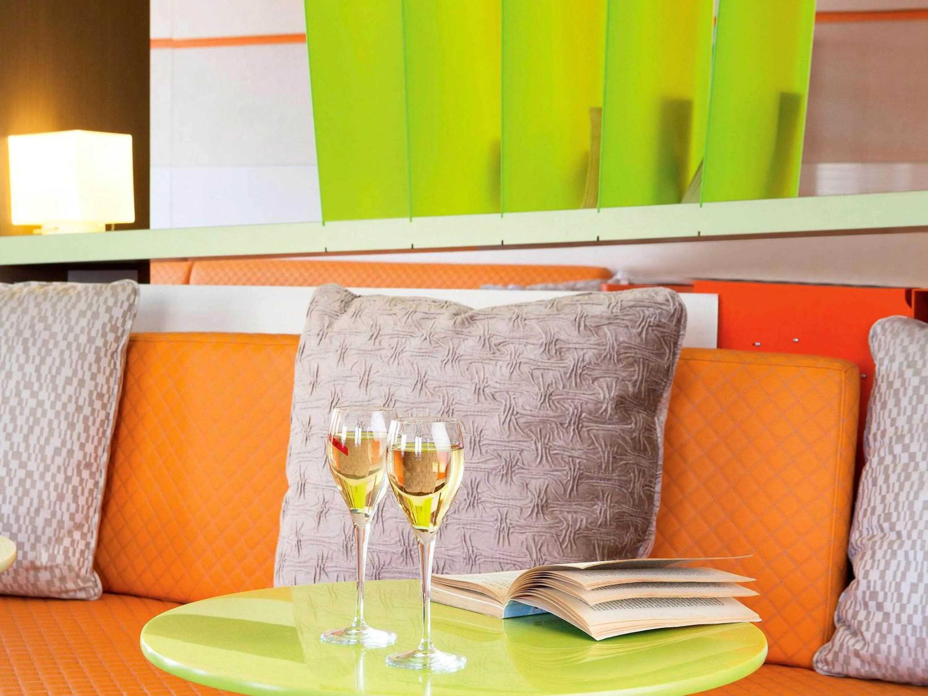 Lounge or bar in ibis Styles Bayonne