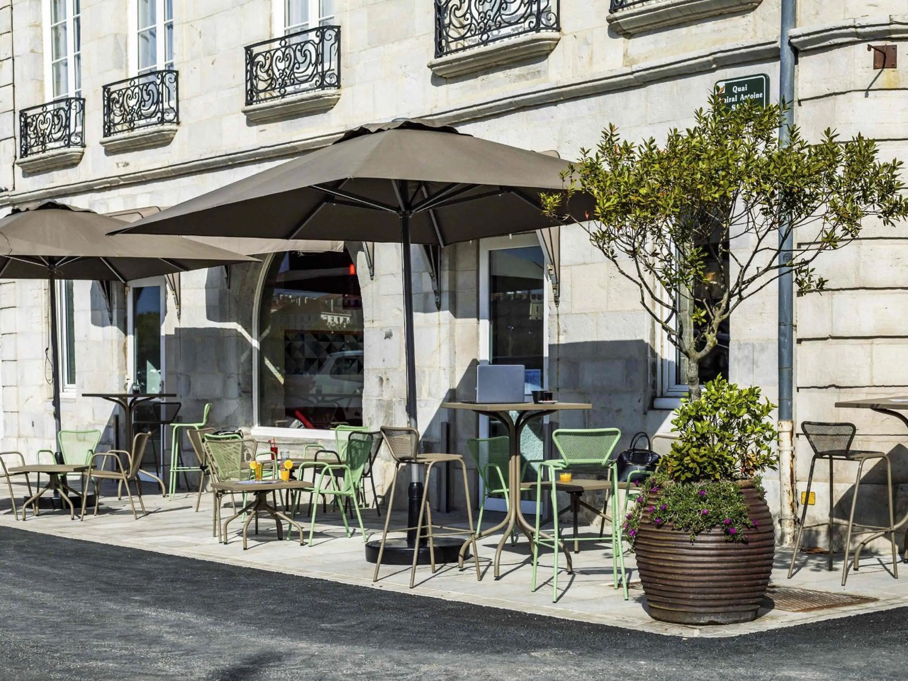 Lounge or bar in ibis Styles Bayonne