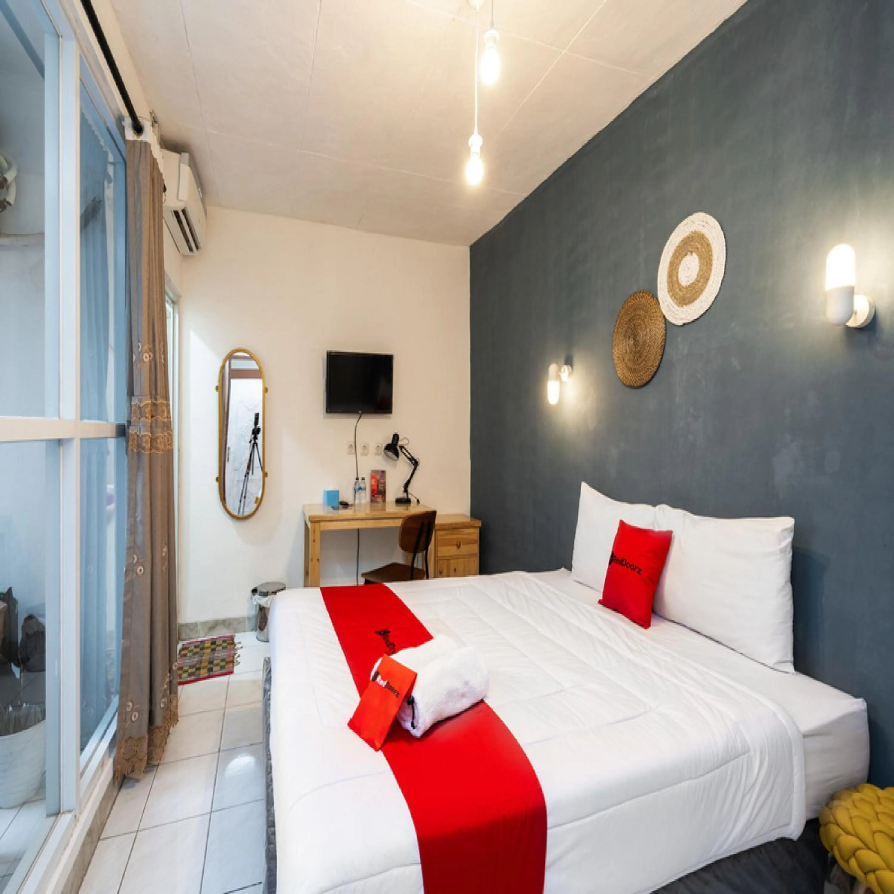 Bedroom, Bed in RedDoorz near Exit Toll Tanah Baru Bogor