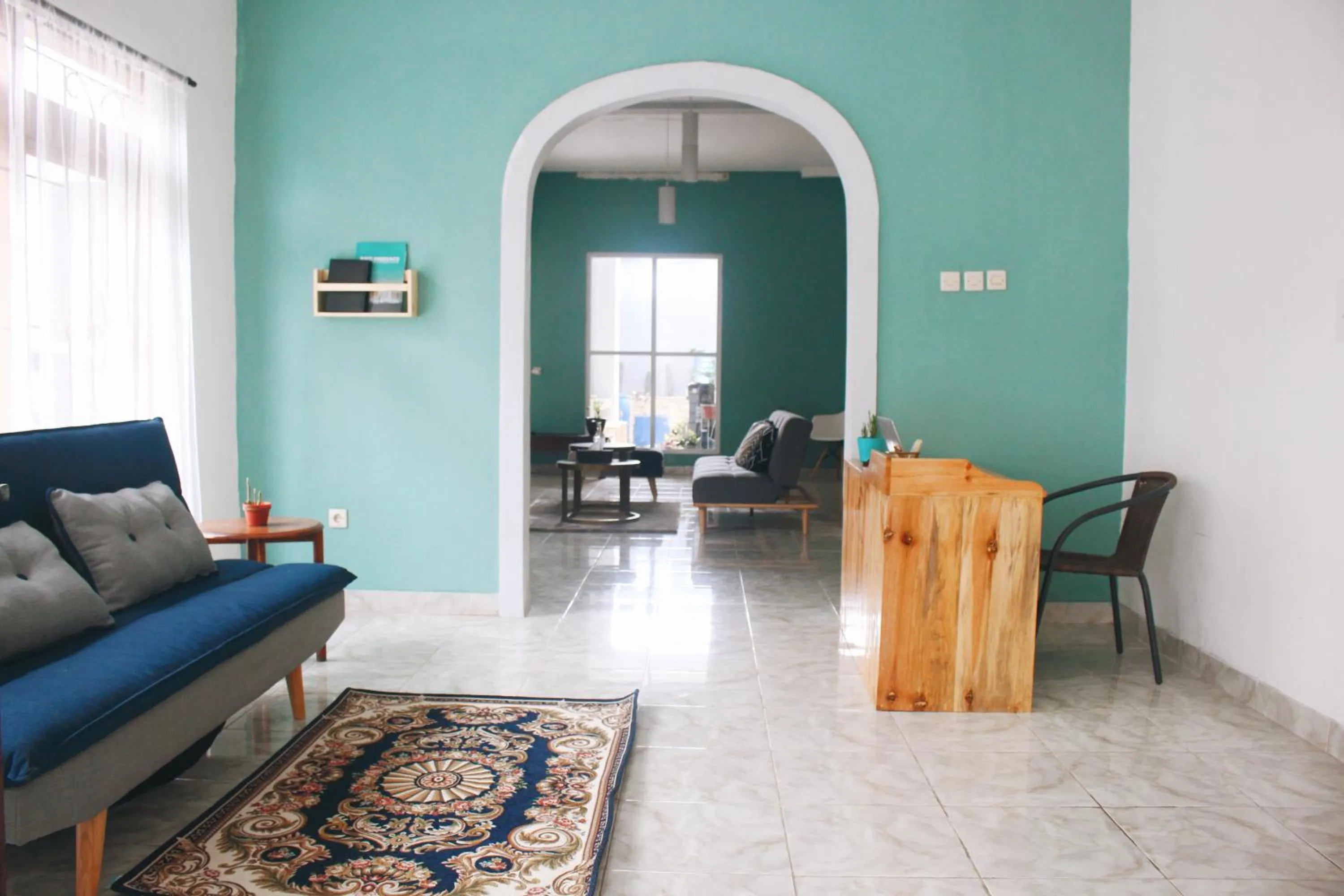 Living room in RedDoorz near Exit Toll Tanah Baru Bogor