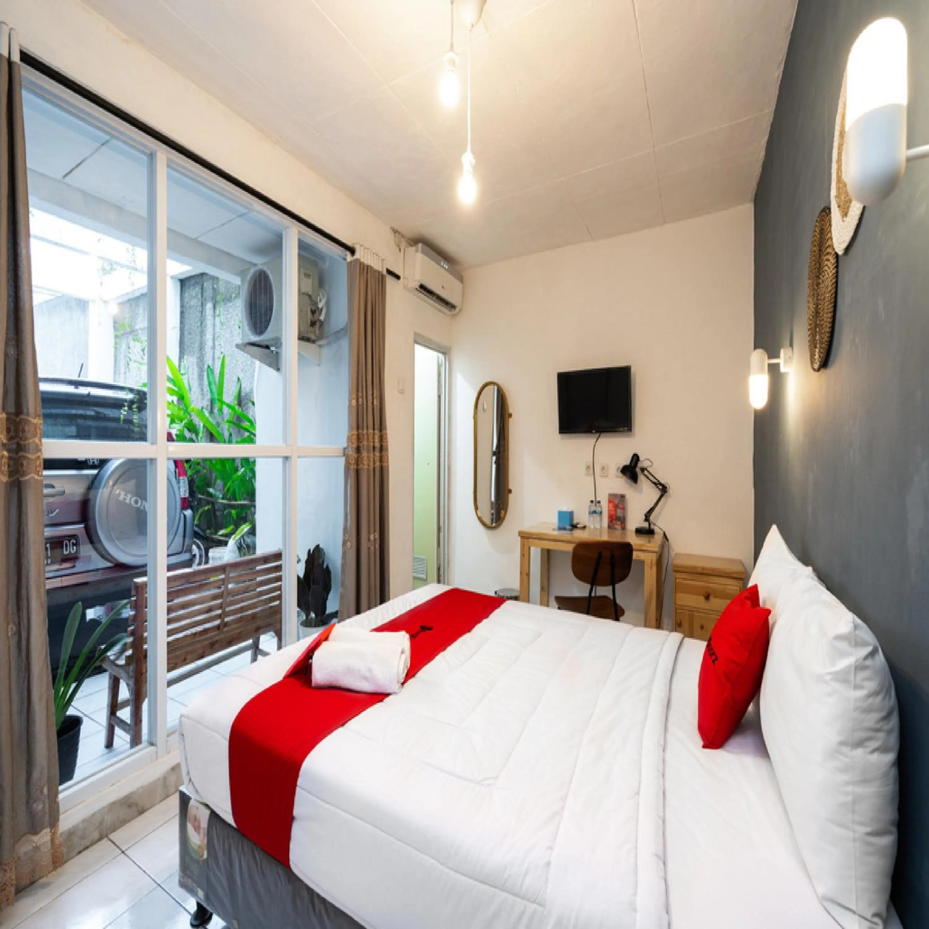 Bedroom, Bed in RedDoorz near Exit Toll Tanah Baru Bogor