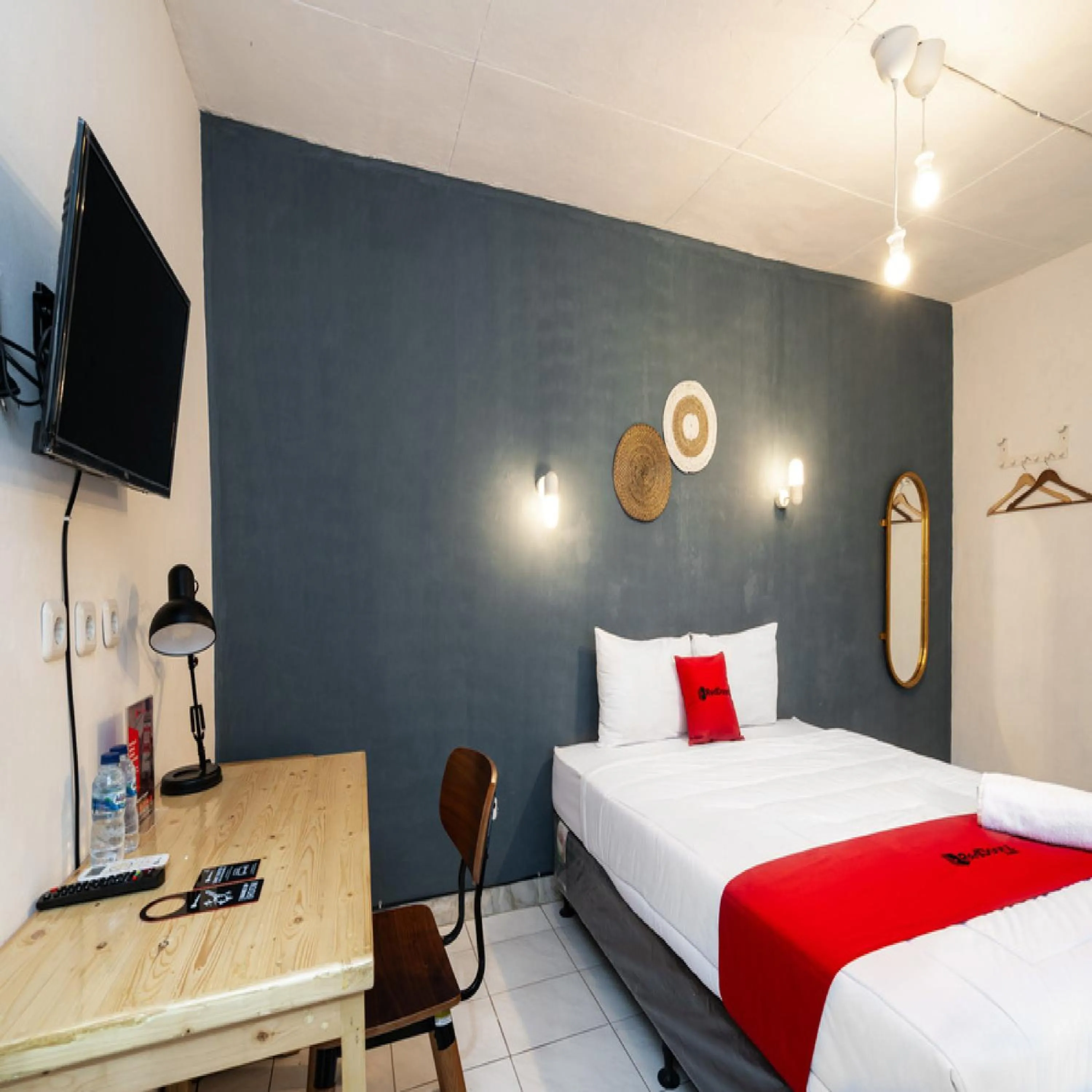 Bedroom, Bed in RedDoorz near Exit Toll Tanah Baru Bogor