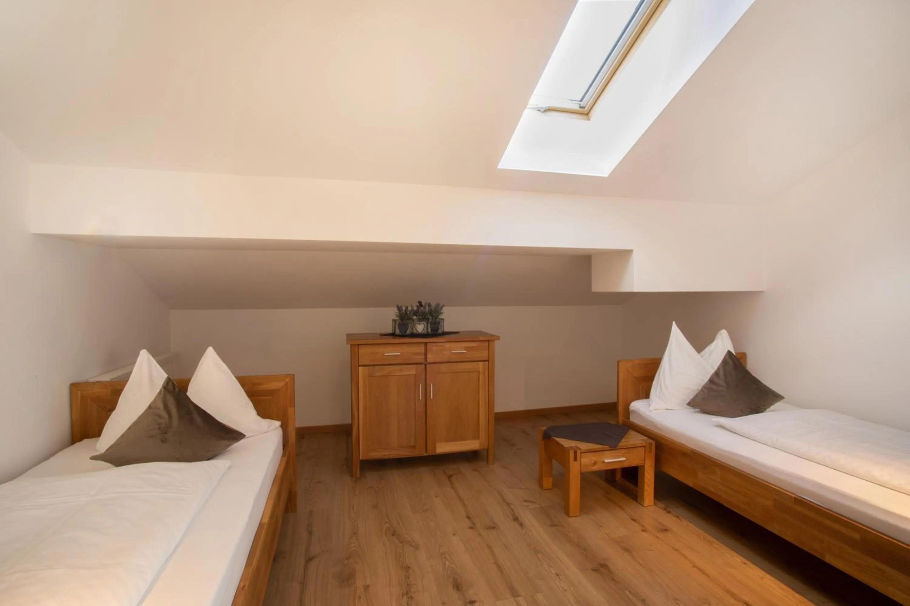 Photo of the whole room, Bed in Residence Untermösslhof