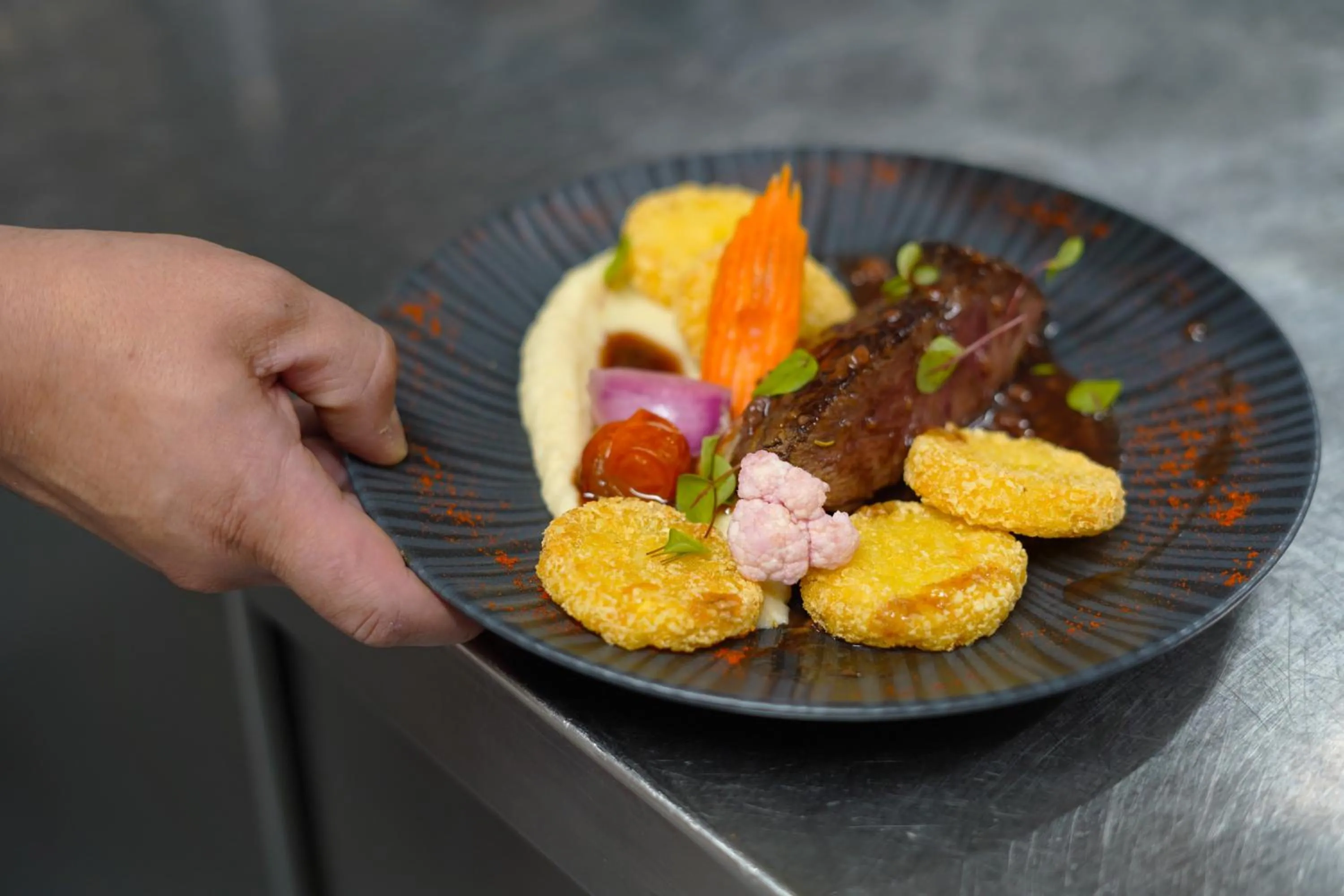 Restaurant/places to eat in Best Western l'Atelier 117