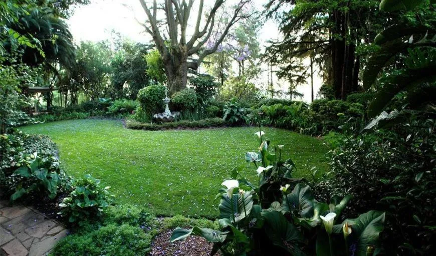 Garden view in The Great Gatsby Houghton