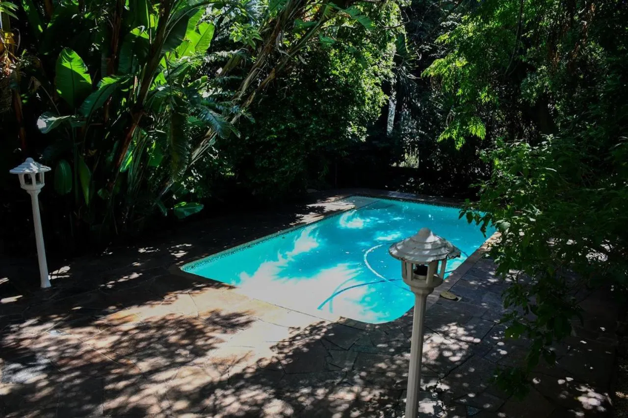 Swimming pool in The Great Gatsby Houghton