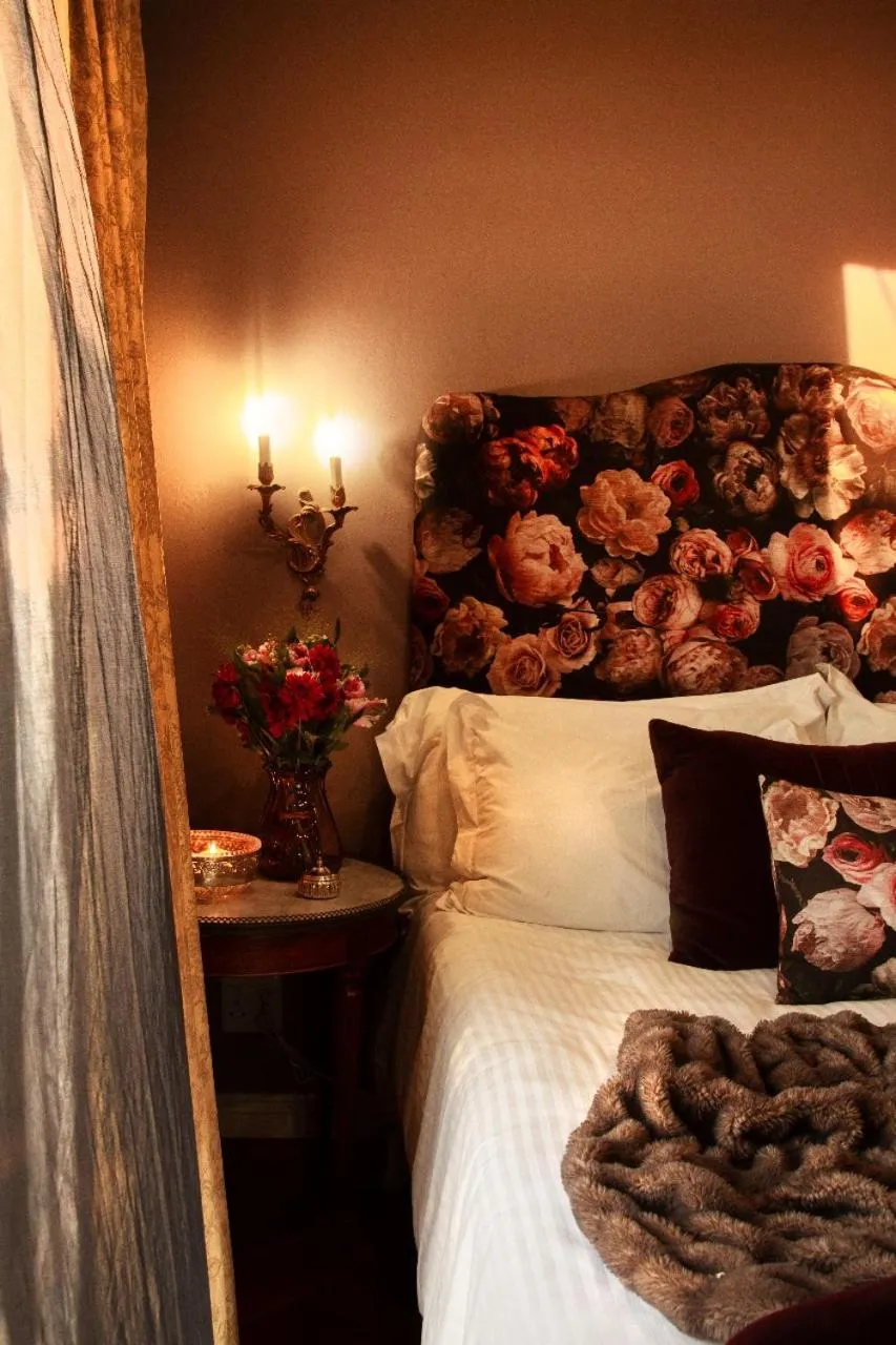 Bed in The Great Gatsby Houghton